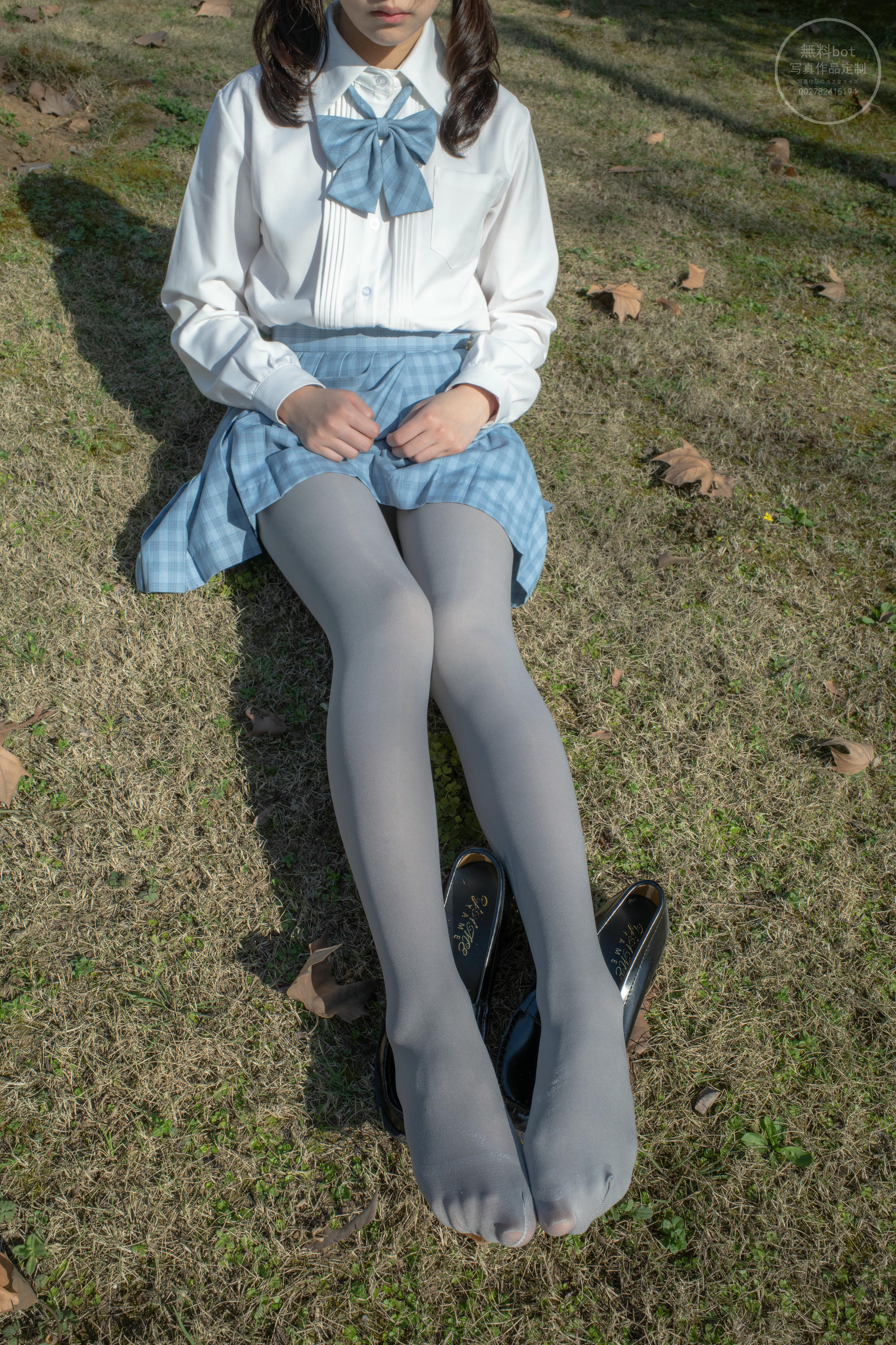 森萝财团 有料 NO.030 小香 户外公园里的JK制服灰丝美腿 [100P／1.39GB]_第2集