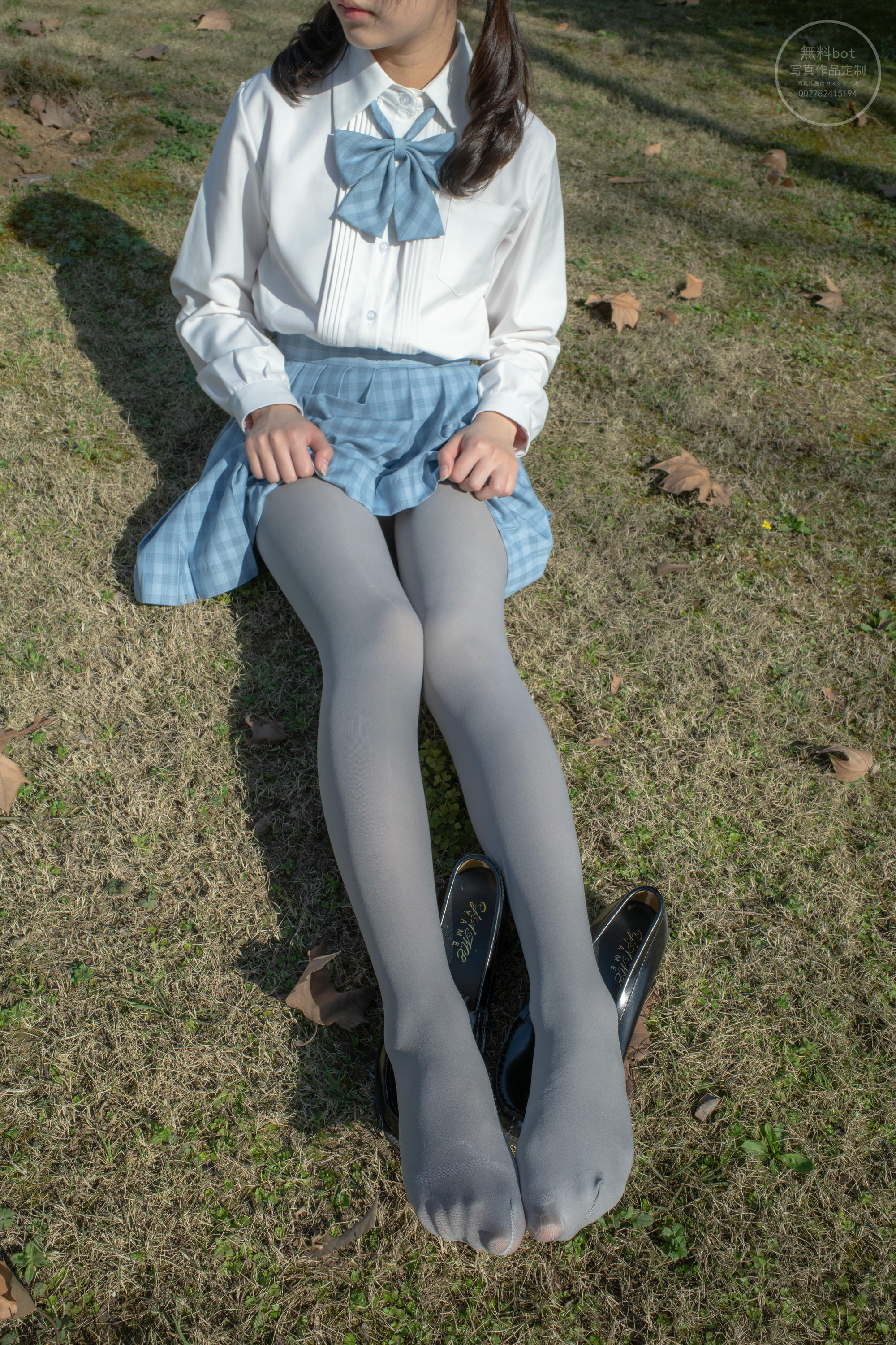 森萝财团 有料 NO.030 小香 户外公园里的JK制服灰丝美腿 [100P／1.39GB]_第2集