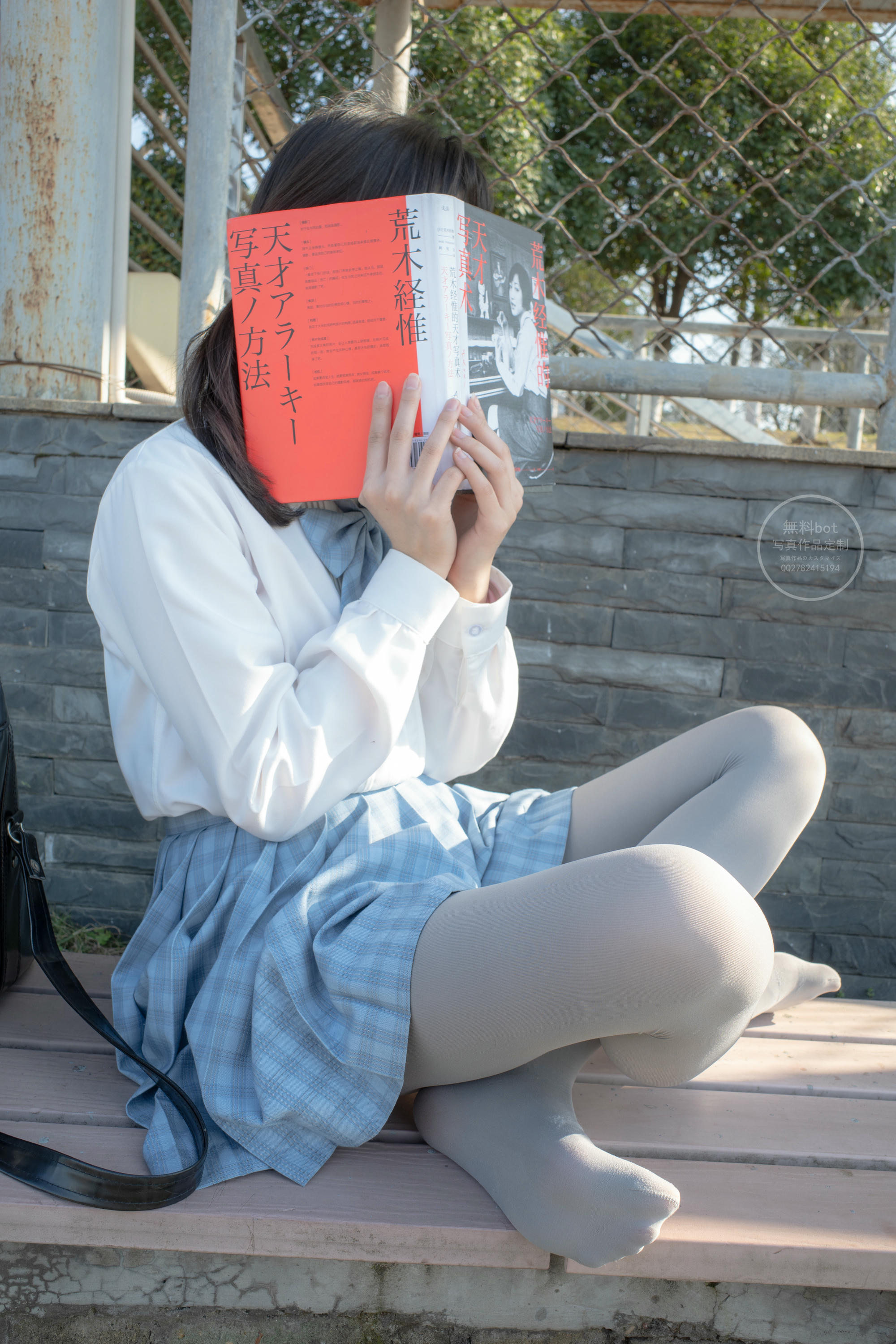 森萝财团 有料 NO.030 小香 户外公园里的JK制服灰丝美腿 [100P／1.39GB]_第4集