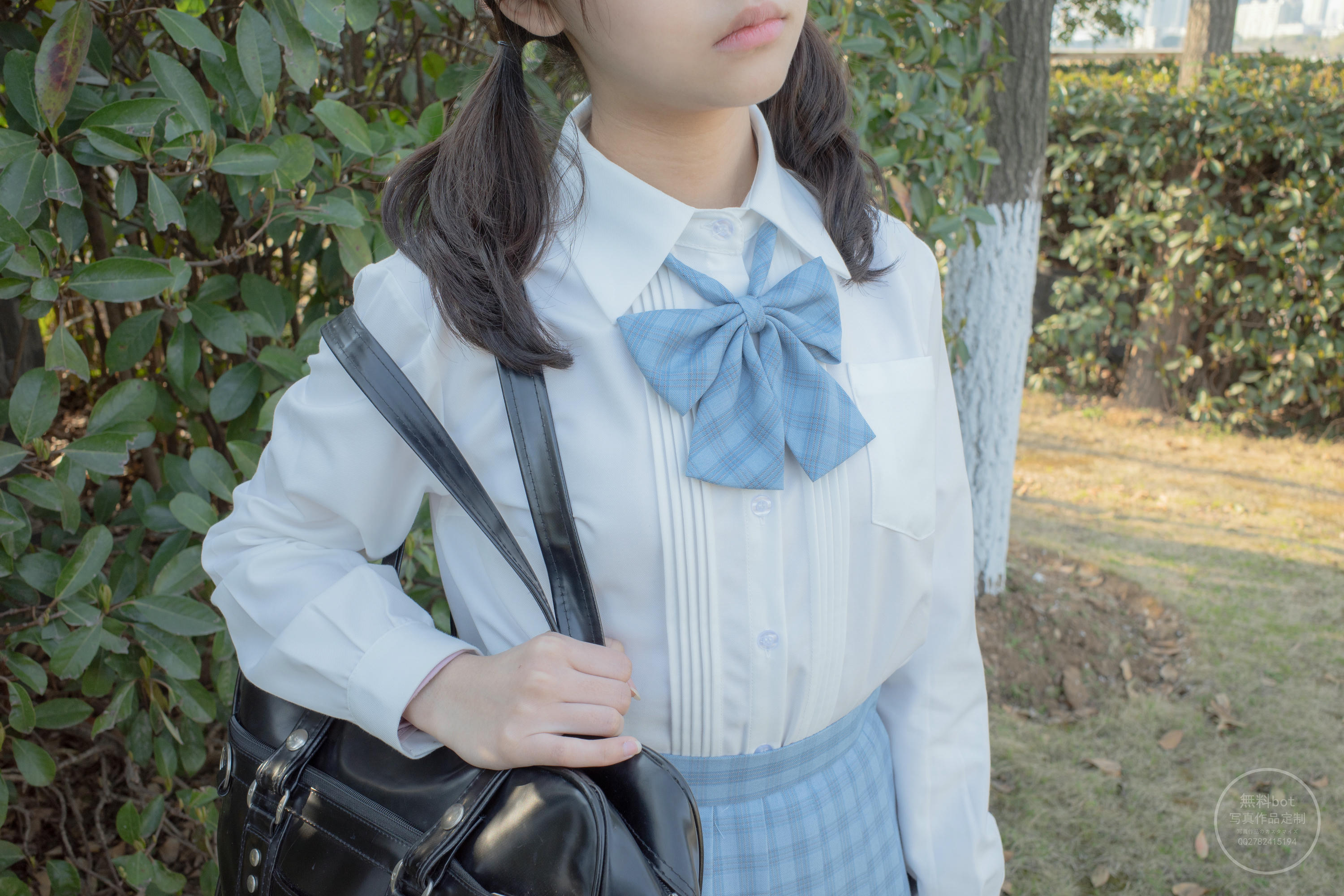 森萝财团 有料 NO.030 小香 户外公园里的JK制服灰丝美腿 [100P／1.39GB]_第5集