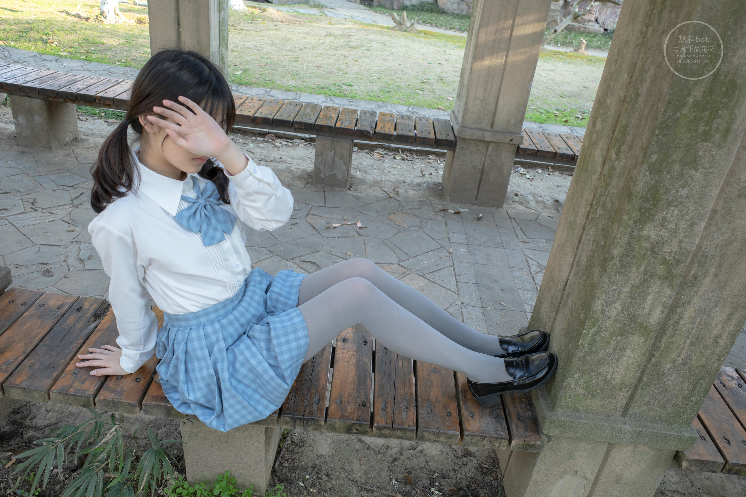 森萝财团 有料 NO.030 小香 户外公园里的JK制服灰丝美腿 [100P／1.39GB]_第5集