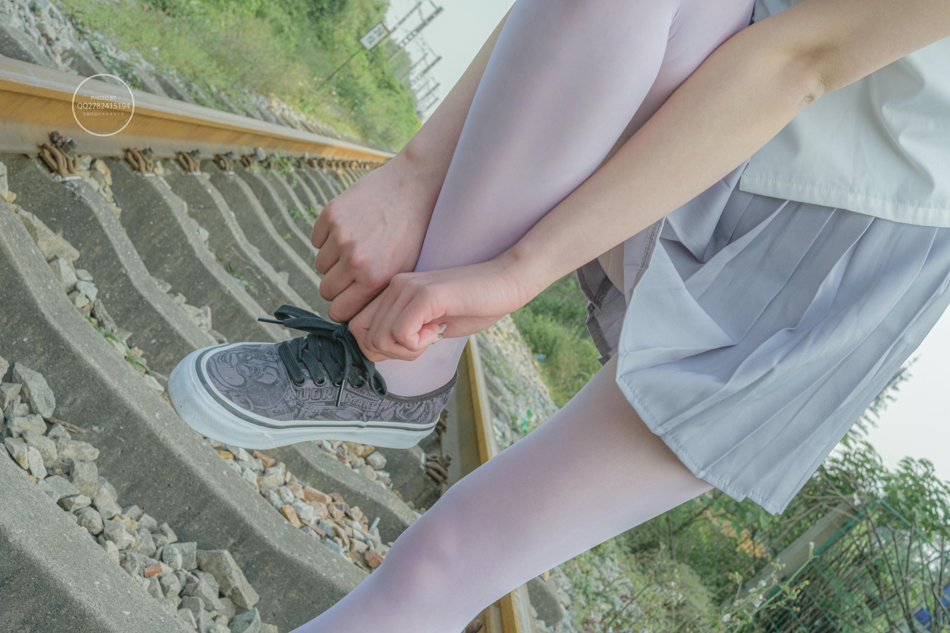 森萝财团 有料 NO.038 吸吸 铁轨边的JK白丝美少女 [60P-764MB]_第1集