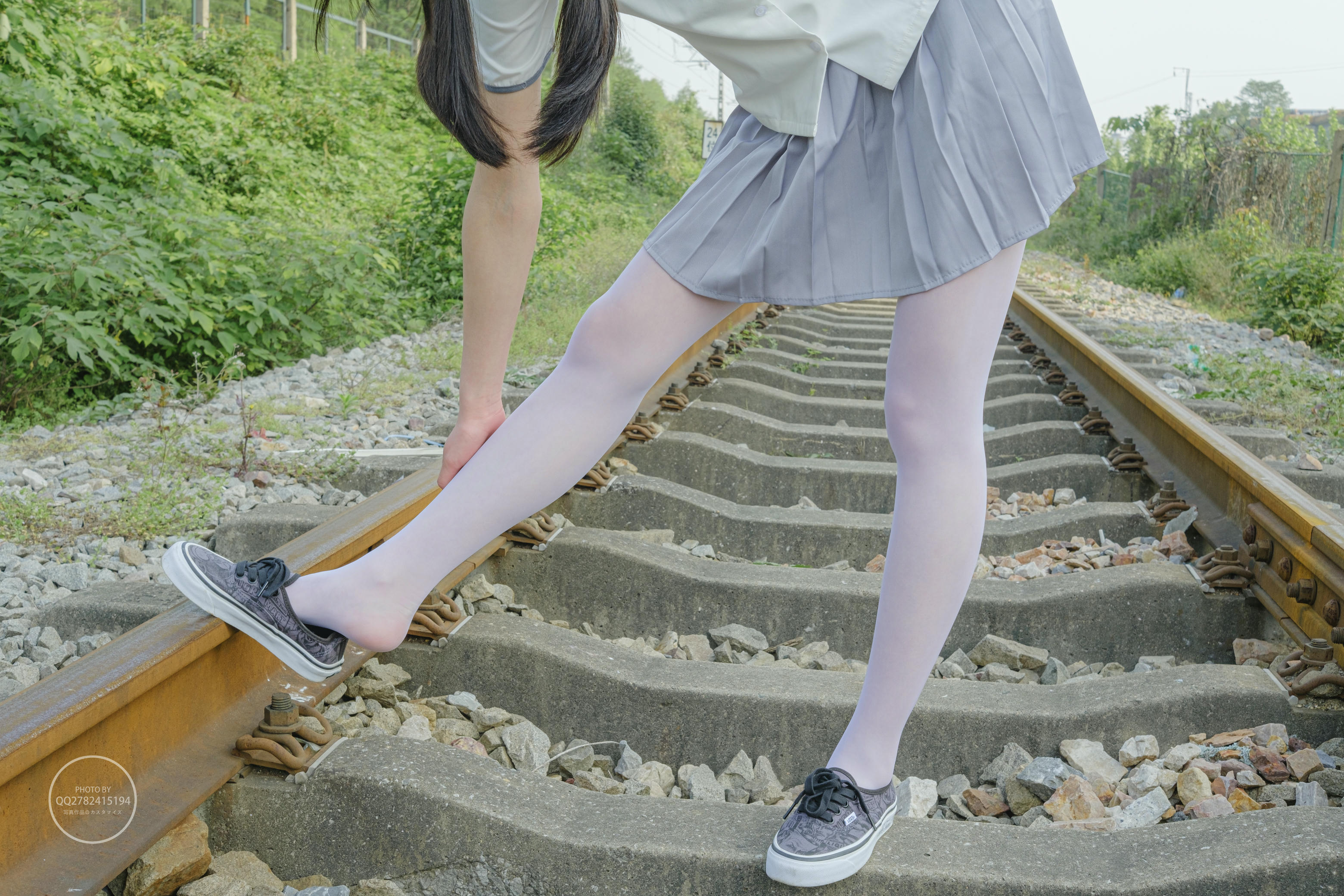 森萝财团 有料 NO.038 吸吸 铁轨边的JK白丝美少女 [60P-764MB]_第1集