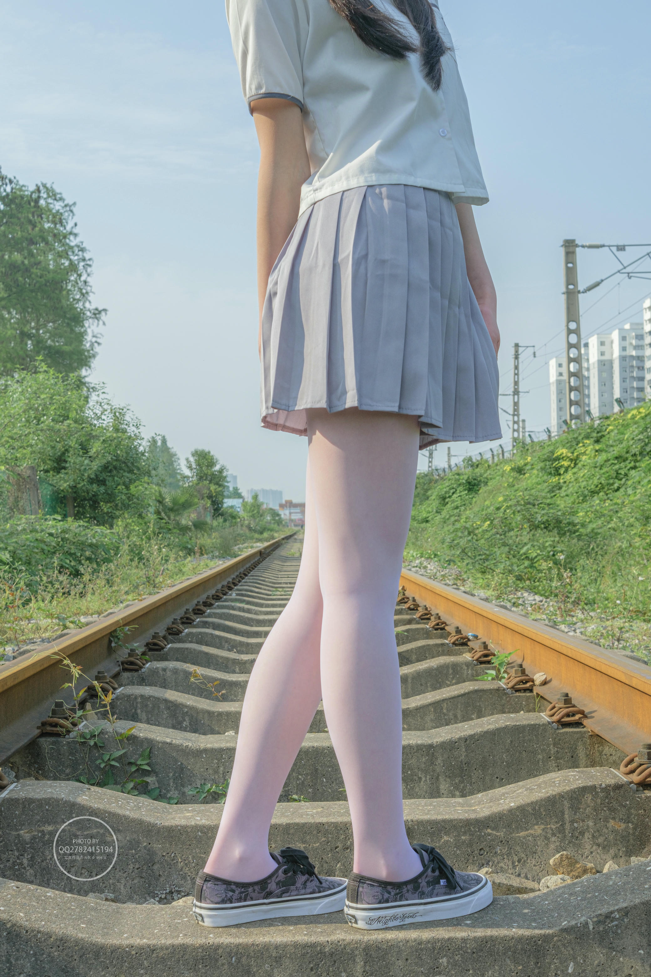森萝财团 有料 NO.038 吸吸 铁轨边的JK白丝美少女 [60P-764MB]_第1集