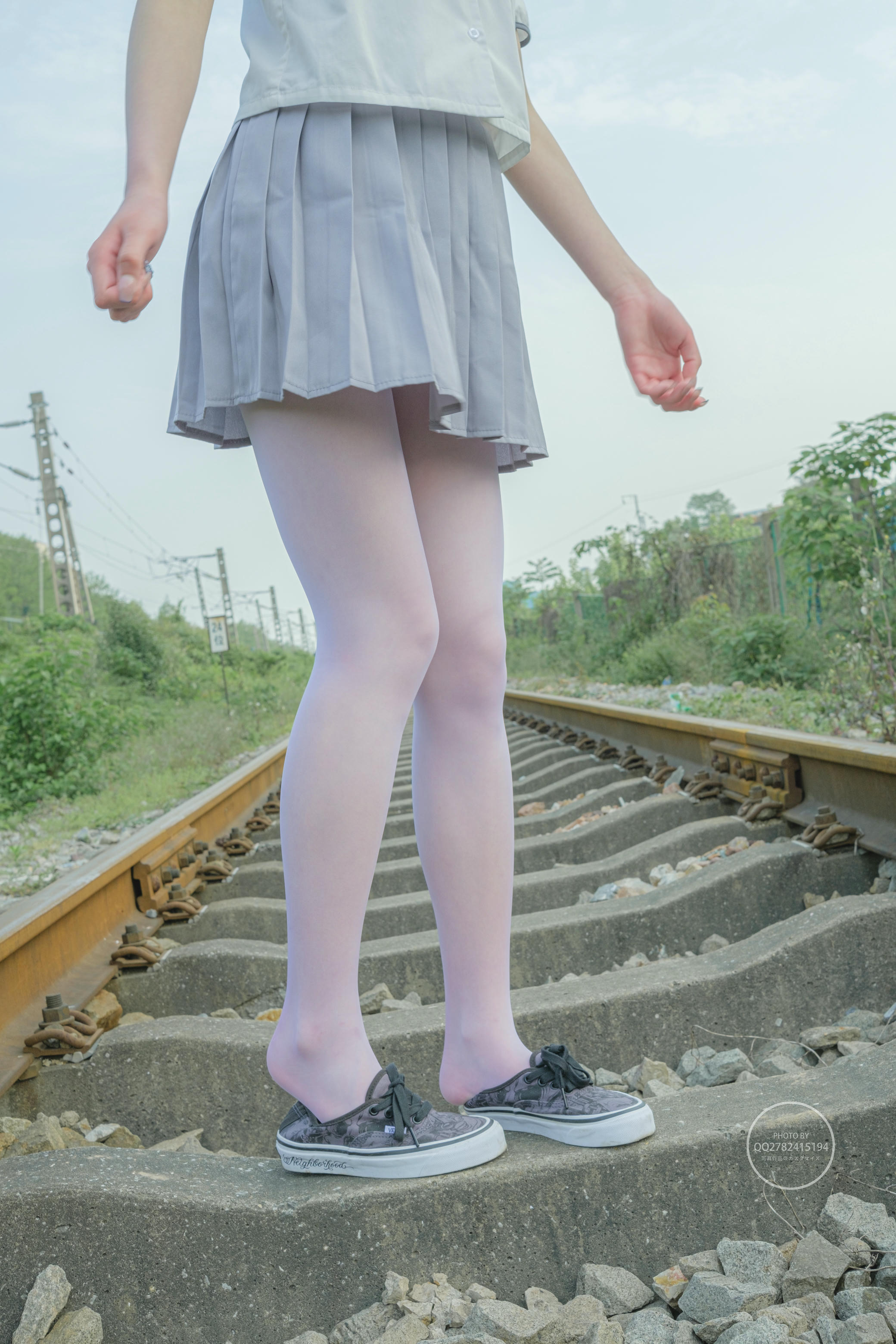 森萝财团 有料 NO.038 吸吸 铁轨边的JK白丝美少女 [60P-764MB]_第3集