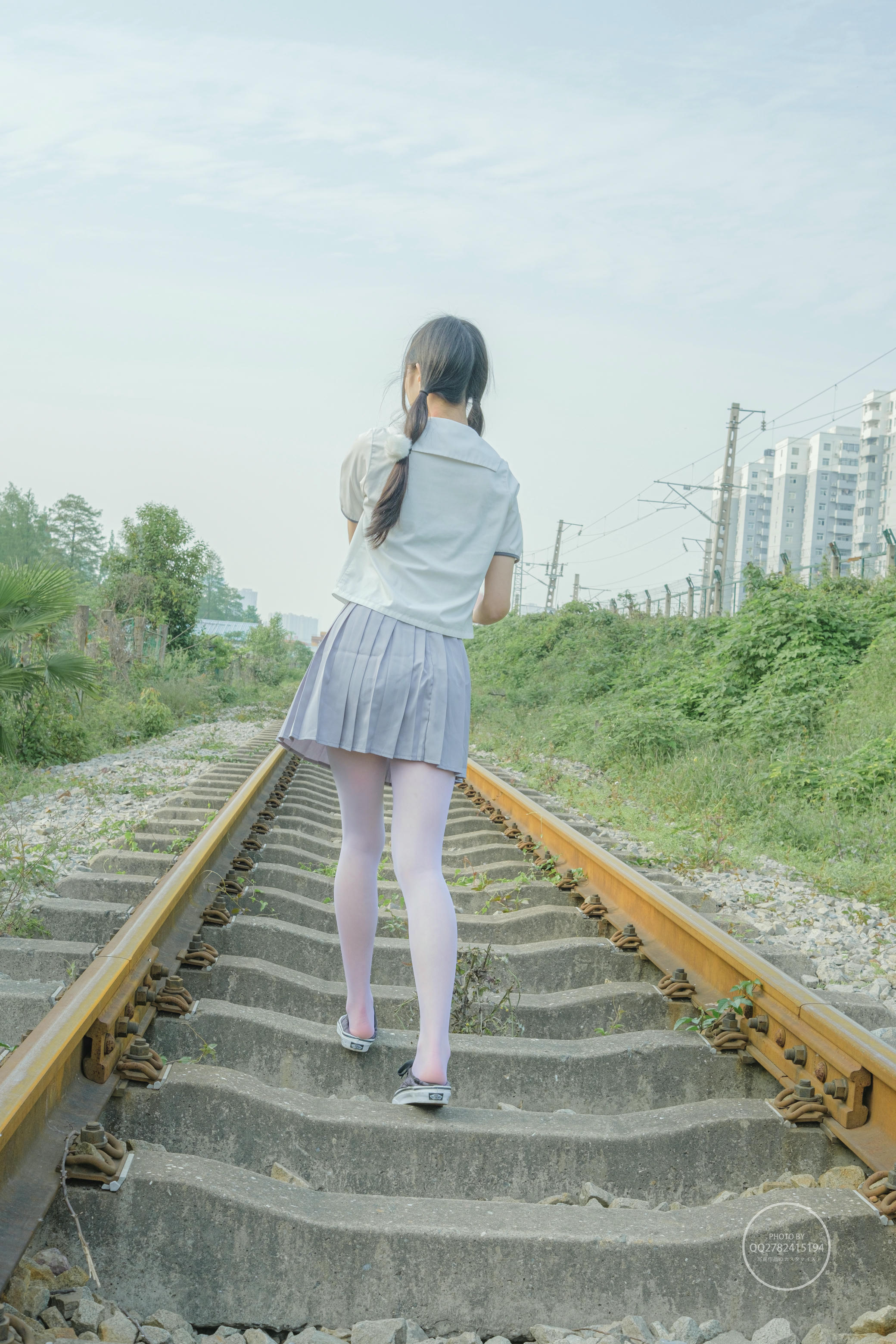 森萝财团 有料 NO.038 吸吸 铁轨边的JK白丝美少女 [60P-764MB]_第3集