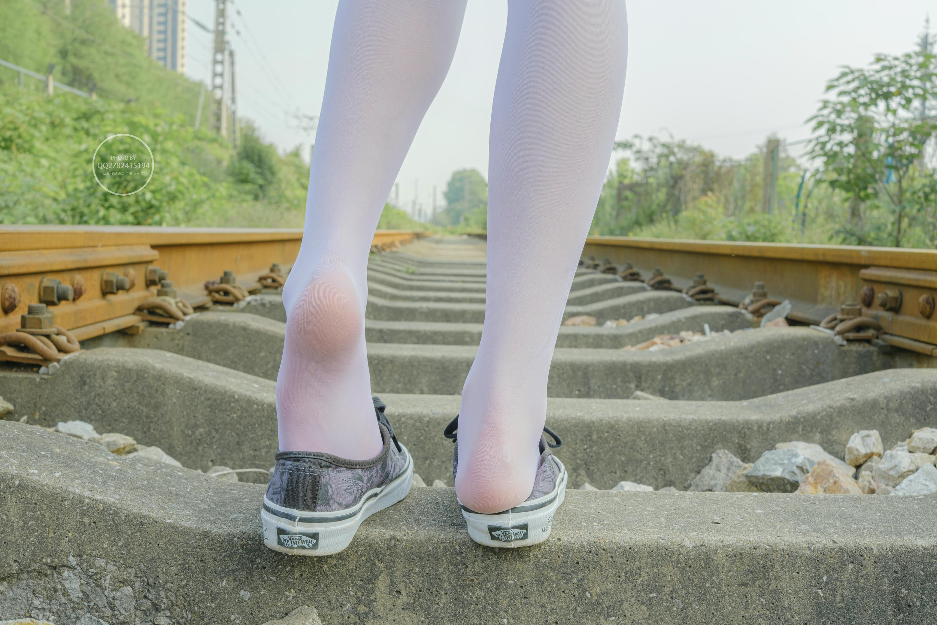 森萝财团 有料 NO.038 吸吸 铁轨边的JK白丝美少女 [60P-764MB]_第1集