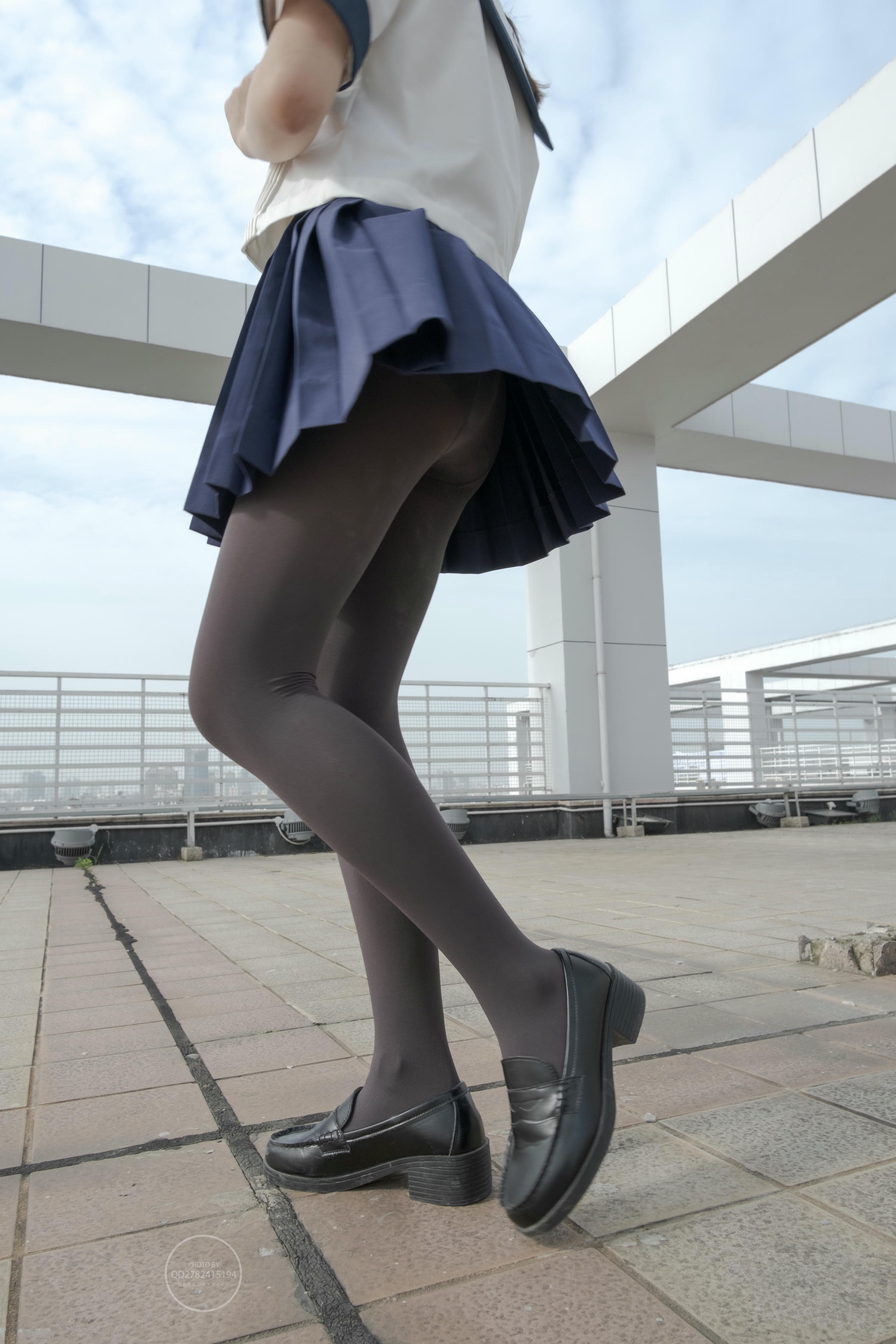 森萝财团 有料 NO.039 小香 天台上的JK灰丝美少女 [90P-794M]_第3集
