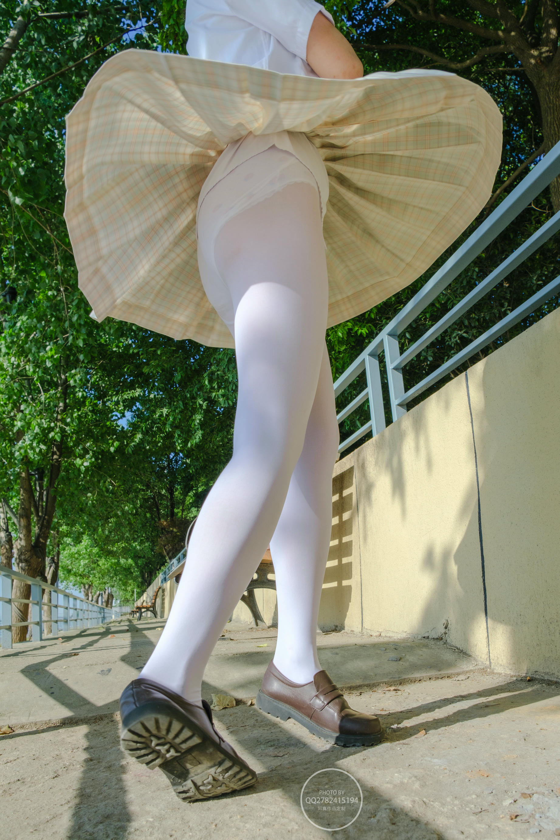 森萝财团 有料 NO.040 海边JK制服白丝 [95P-1.09G]_第2集