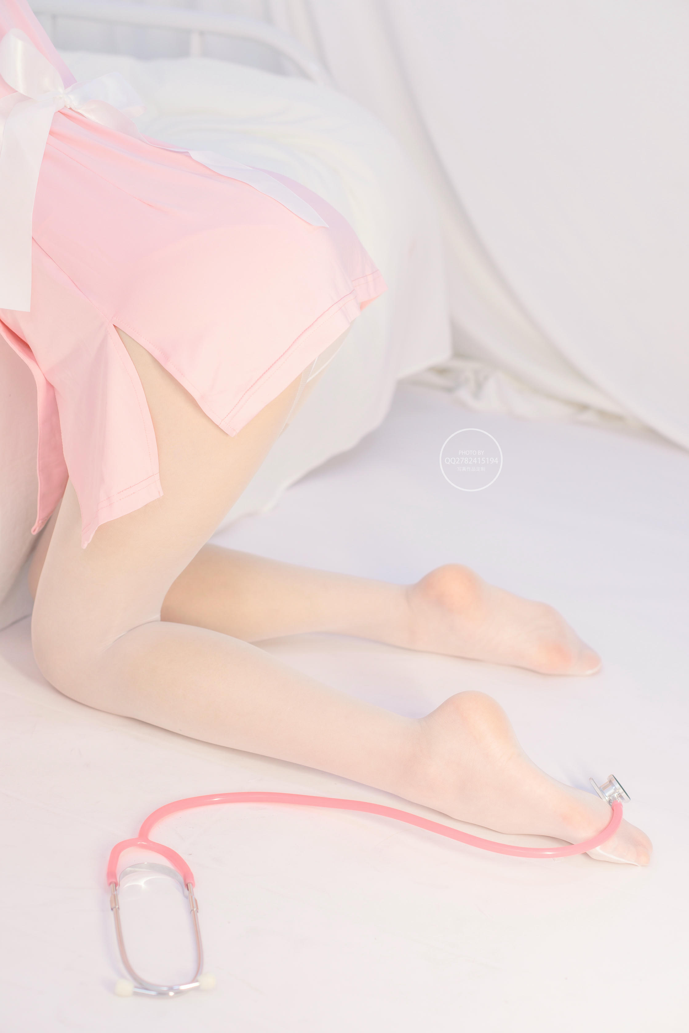 森萝财团 有料 NO.041粉嫩护士服白丝 [62P／583MB]_第3集
