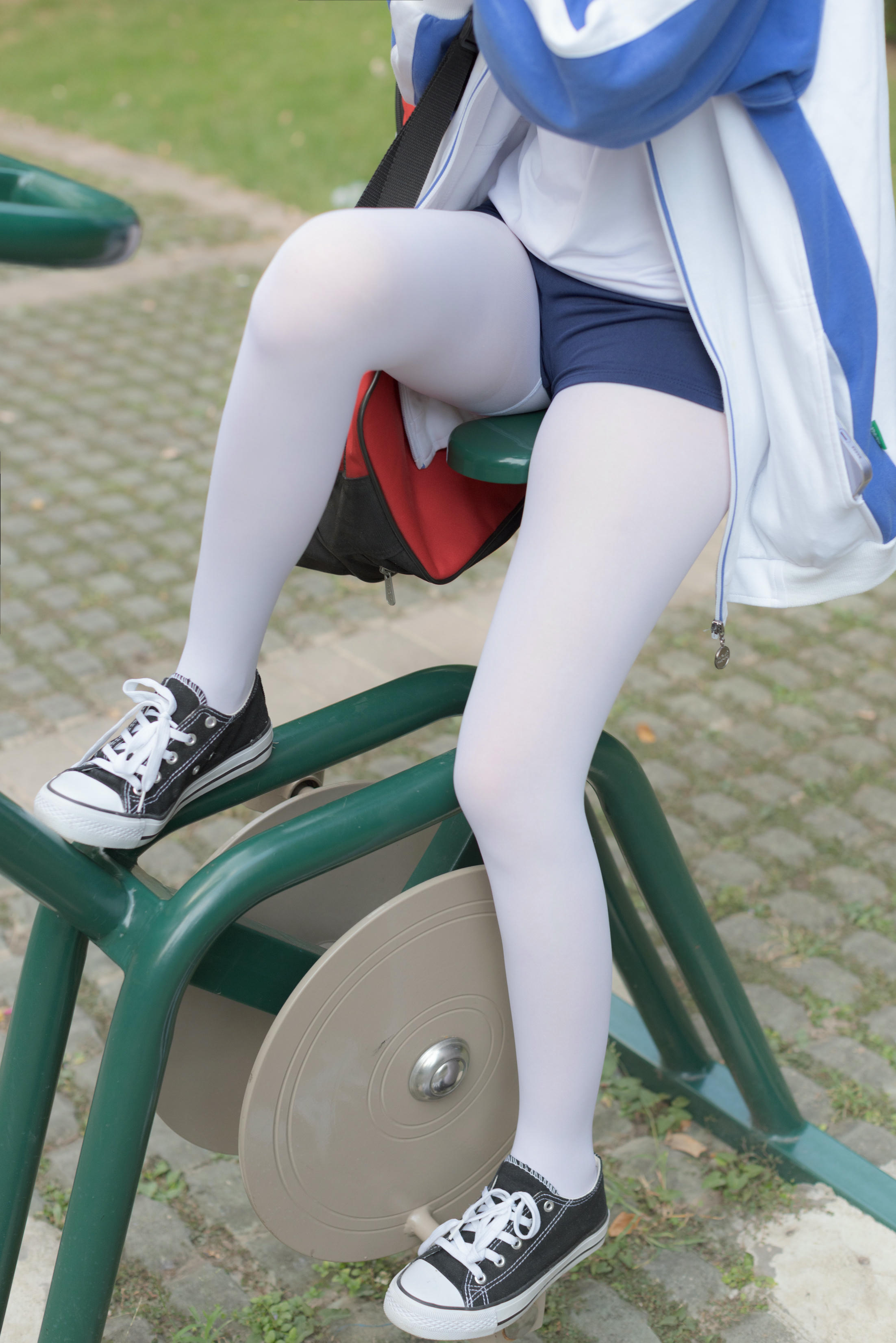 森萝财团 無料 NO.005 健身少女[19P／243MB]_第1集