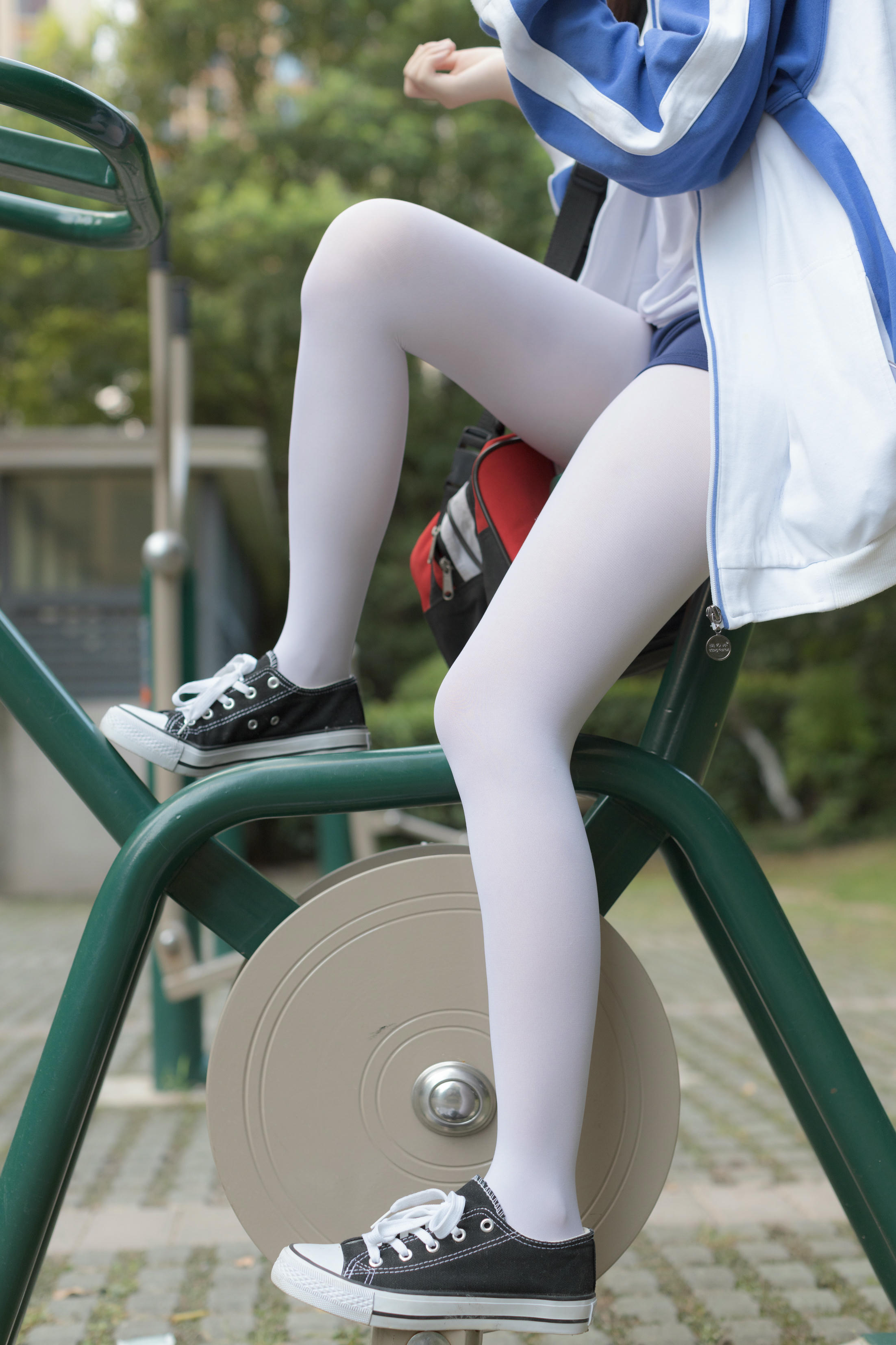 森萝财团 無料 NO.005 健身少女[19P／243MB]_第1集