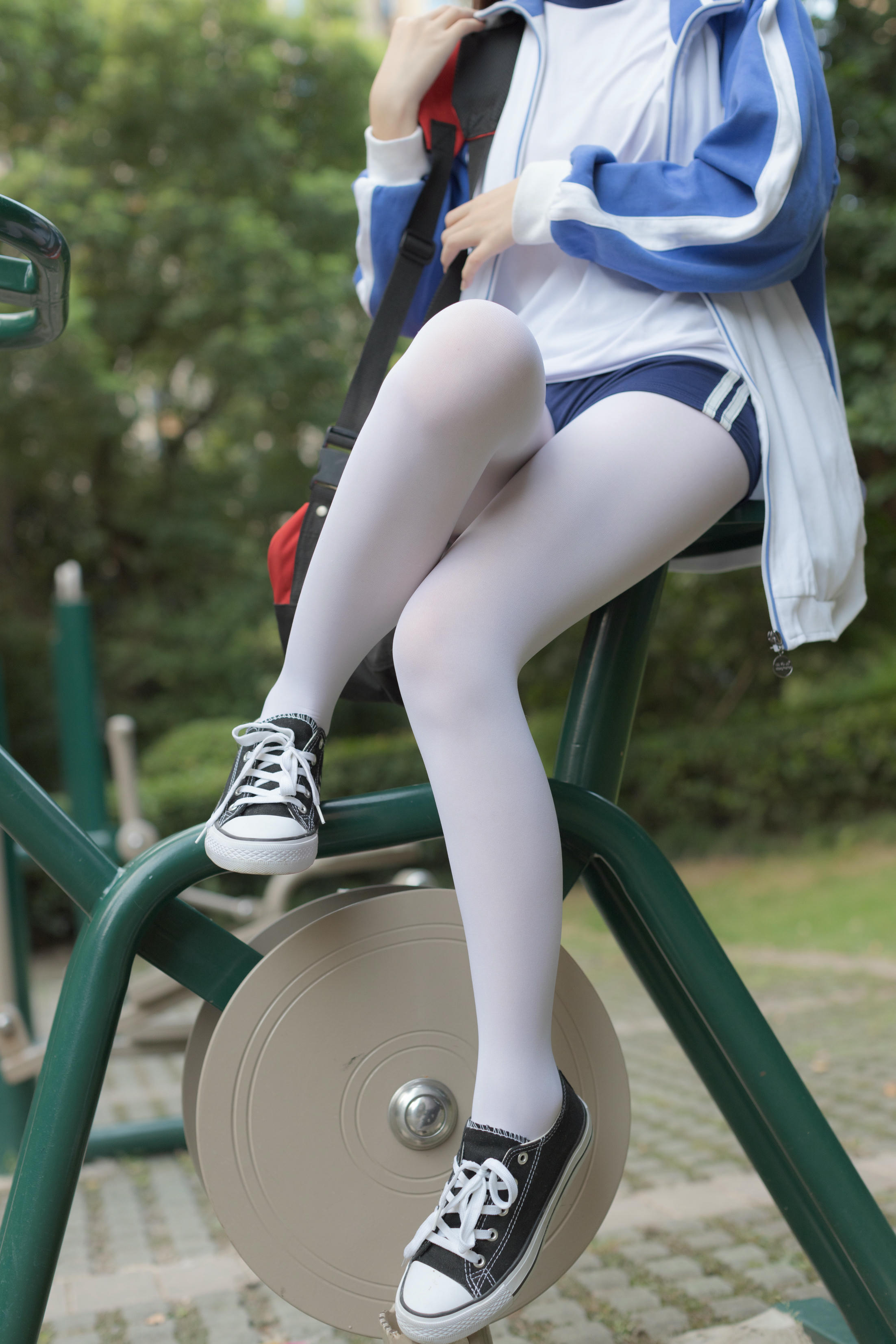 森萝财团 無料 NO.005 健身少女[19P／243MB]_第1集