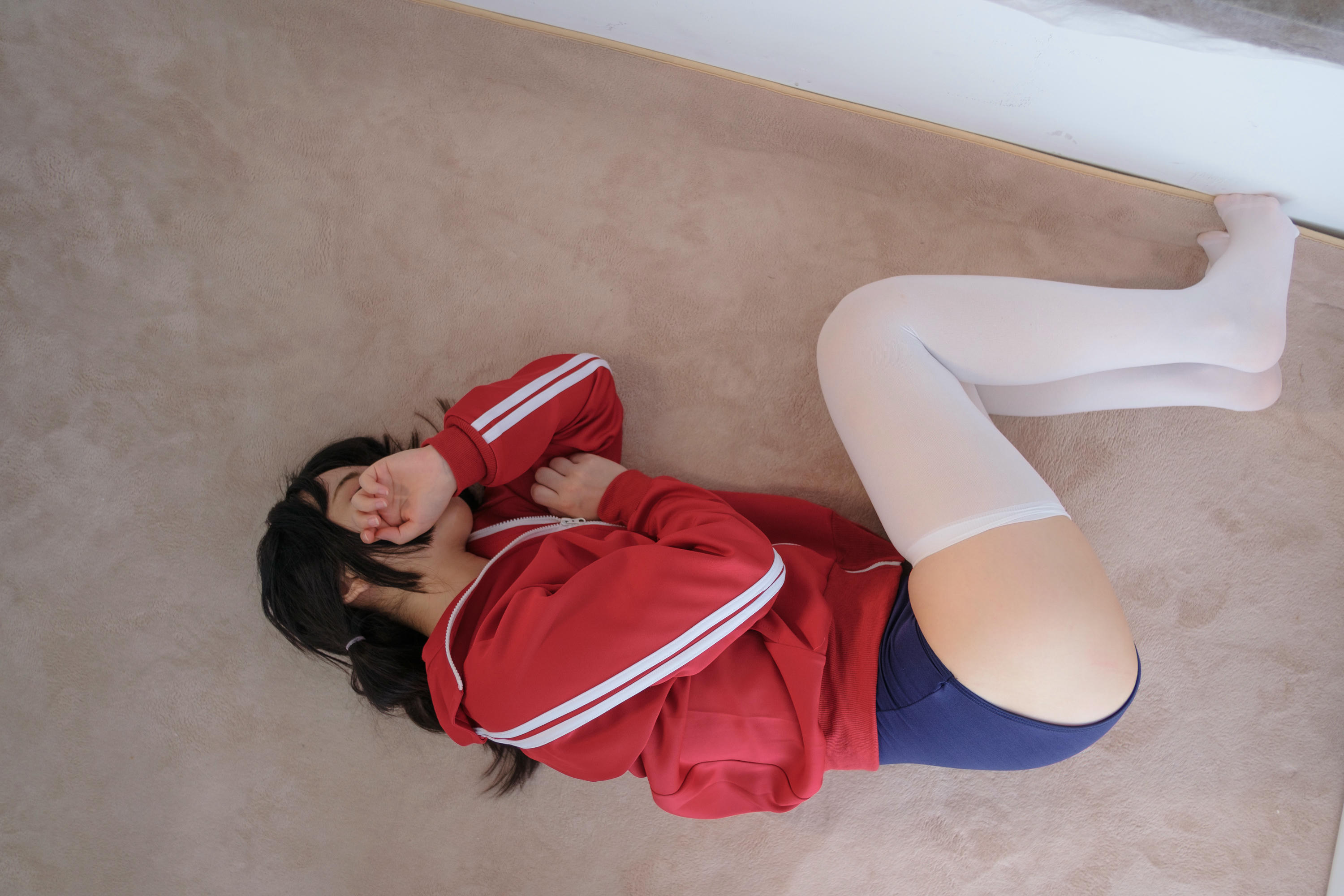 森萝财团-爱花写真 ALPHA-002 白丝红衣死库水 [76P-725MB]_第1集