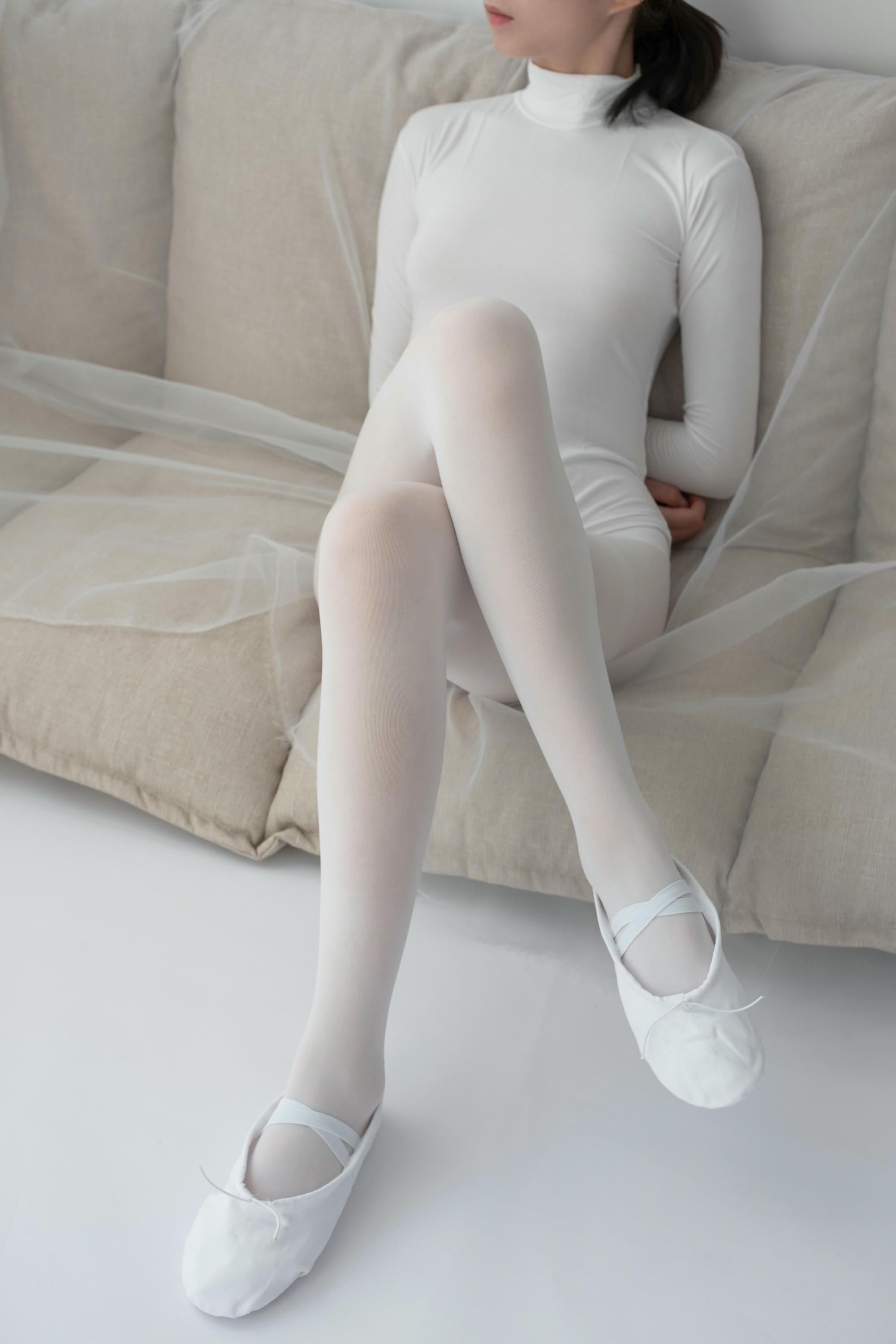 森萝财团-爱花写真 ALPHA-007 纯白丝足 纯纯的爱 [156P-1.46GB]_第5集