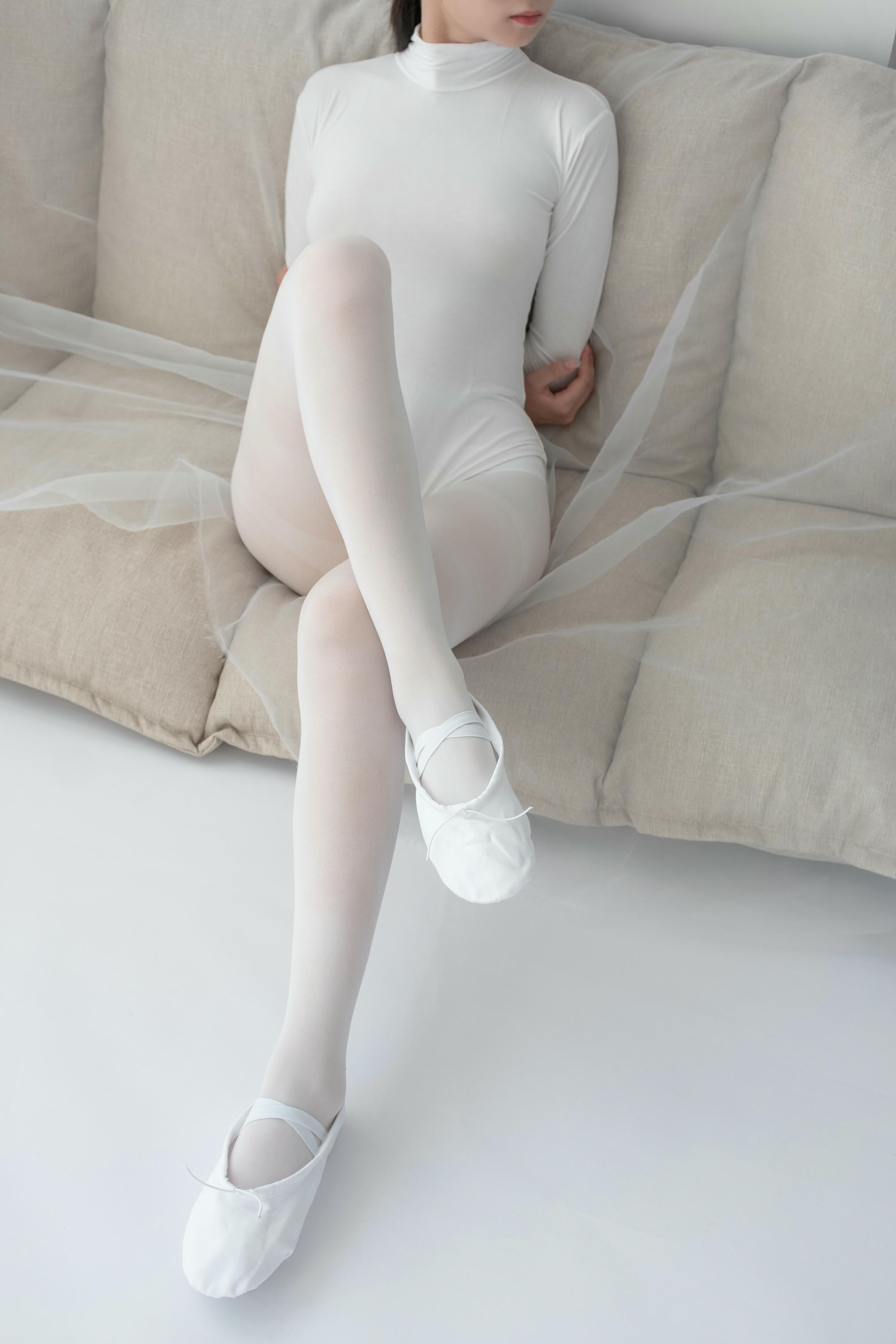 森萝财团-爱花写真 ALPHA-007 纯白丝足 纯纯的爱 [156P-1.46GB]_第6集