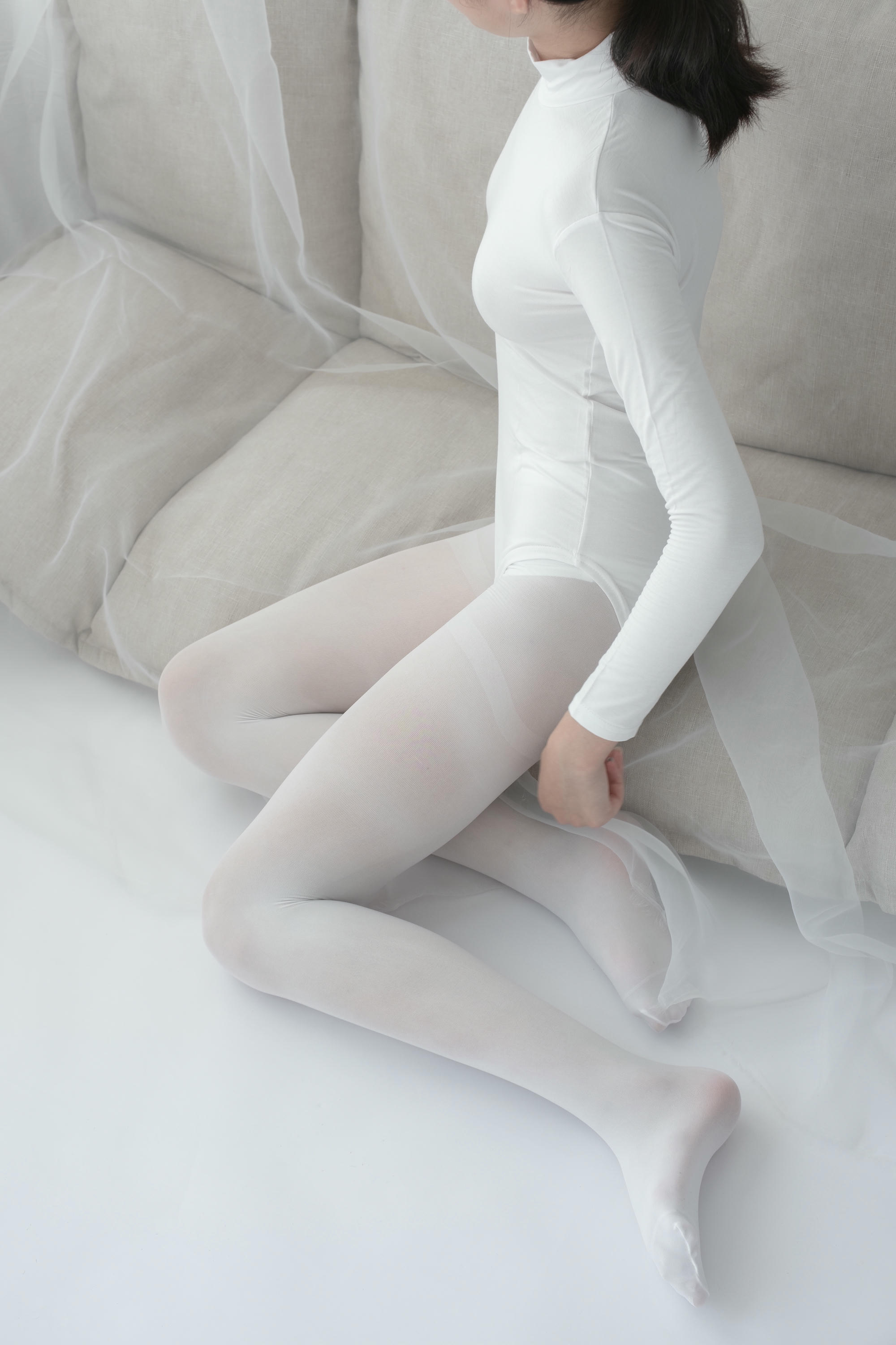 森萝财团-爱花写真 ALPHA-007 纯白丝足 纯纯的爱 [156P-1.46GB]_第1集