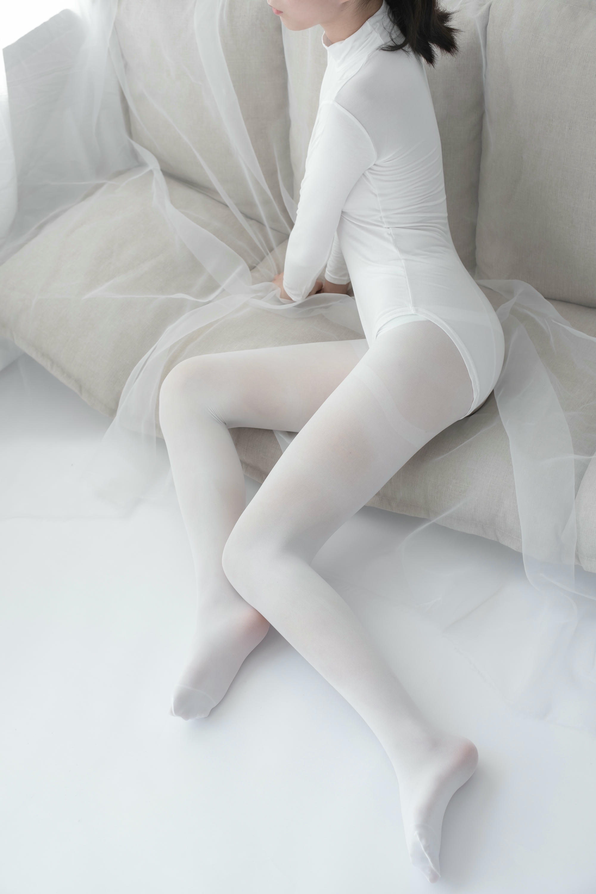 森萝财团-爱花写真 ALPHA-007 纯白丝足 纯纯的爱 [156P-1.46GB]_第1集