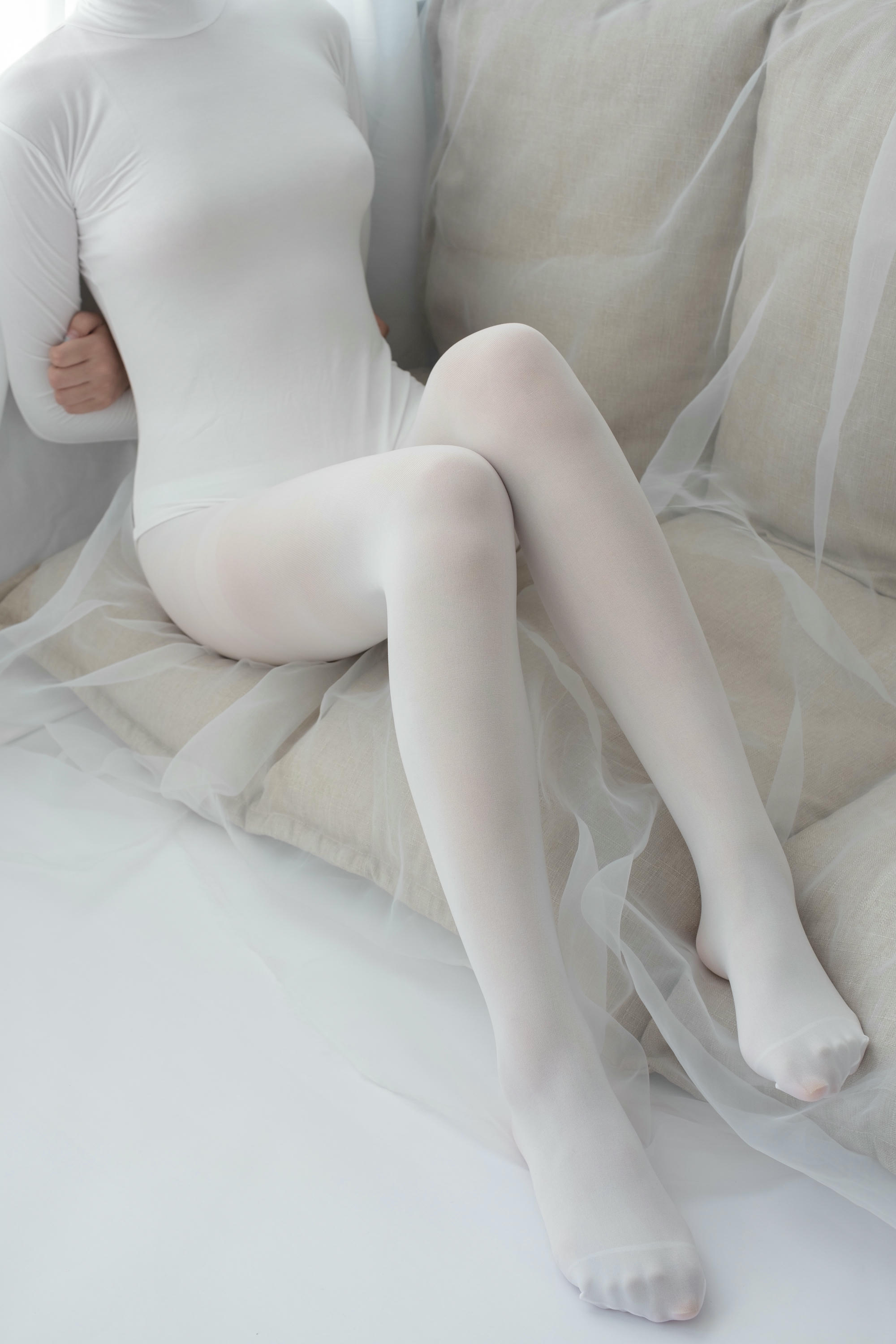 森萝财团-爱花写真 ALPHA-007 纯白丝足 纯纯的爱 [156P-1.46GB]_第4集