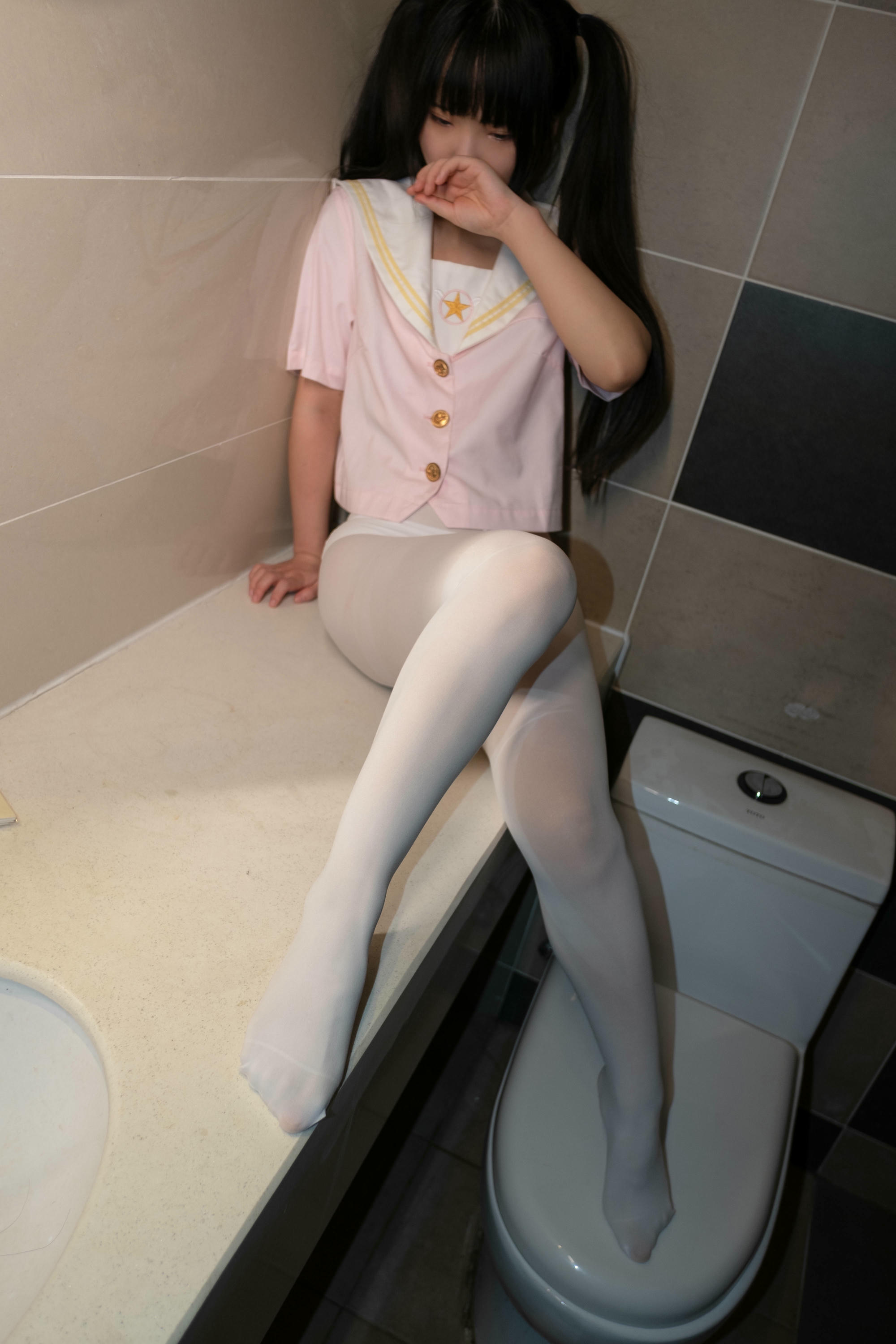 森萝财团-爱花写真 ALPHA-012 酒店粉红女孩SM白丝 [102P1V-1.09GB]_第3集