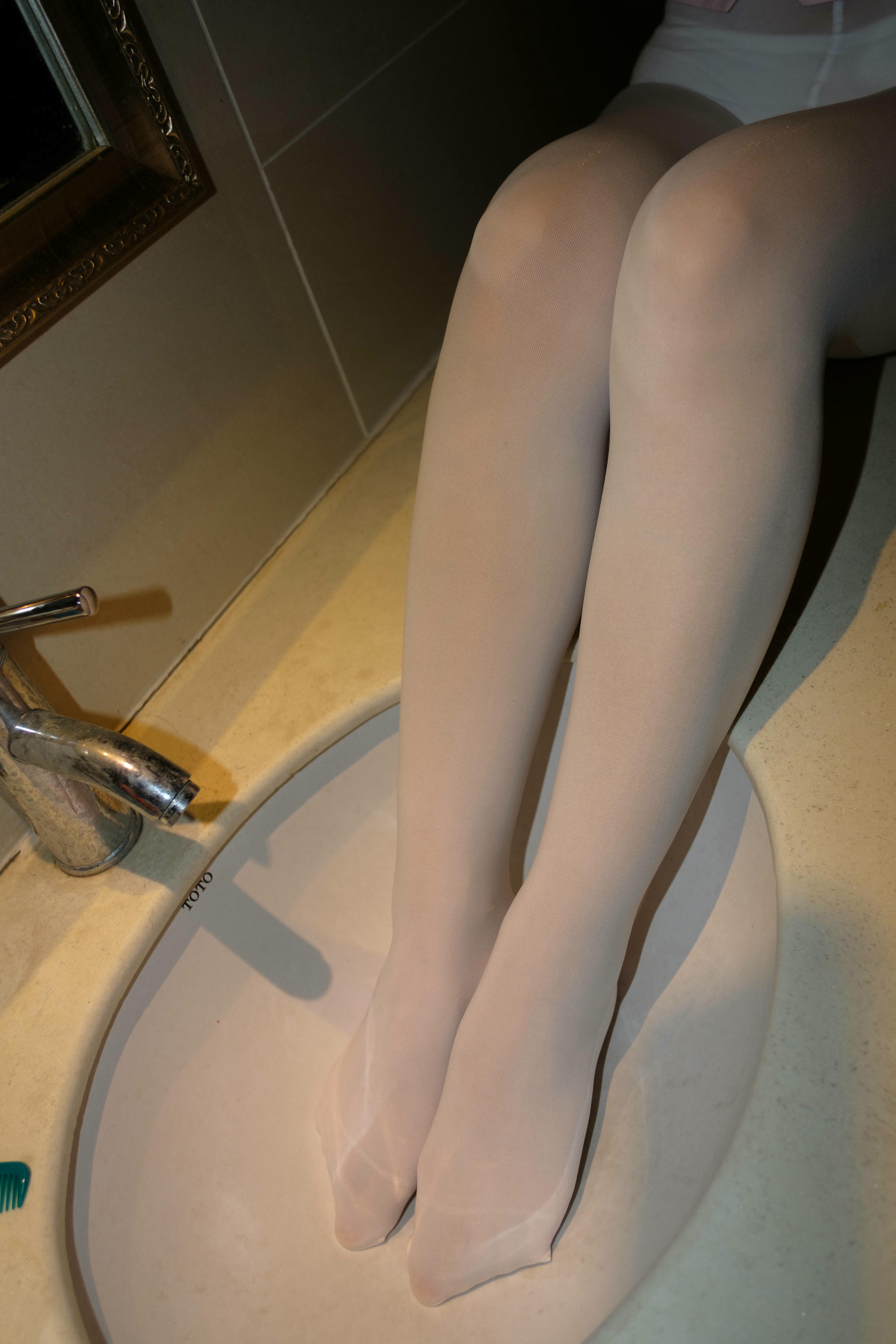 森萝财团-爱花写真 ALPHA-012 酒店粉红女孩SM白丝 [102P1V-1.09GB]_第3集