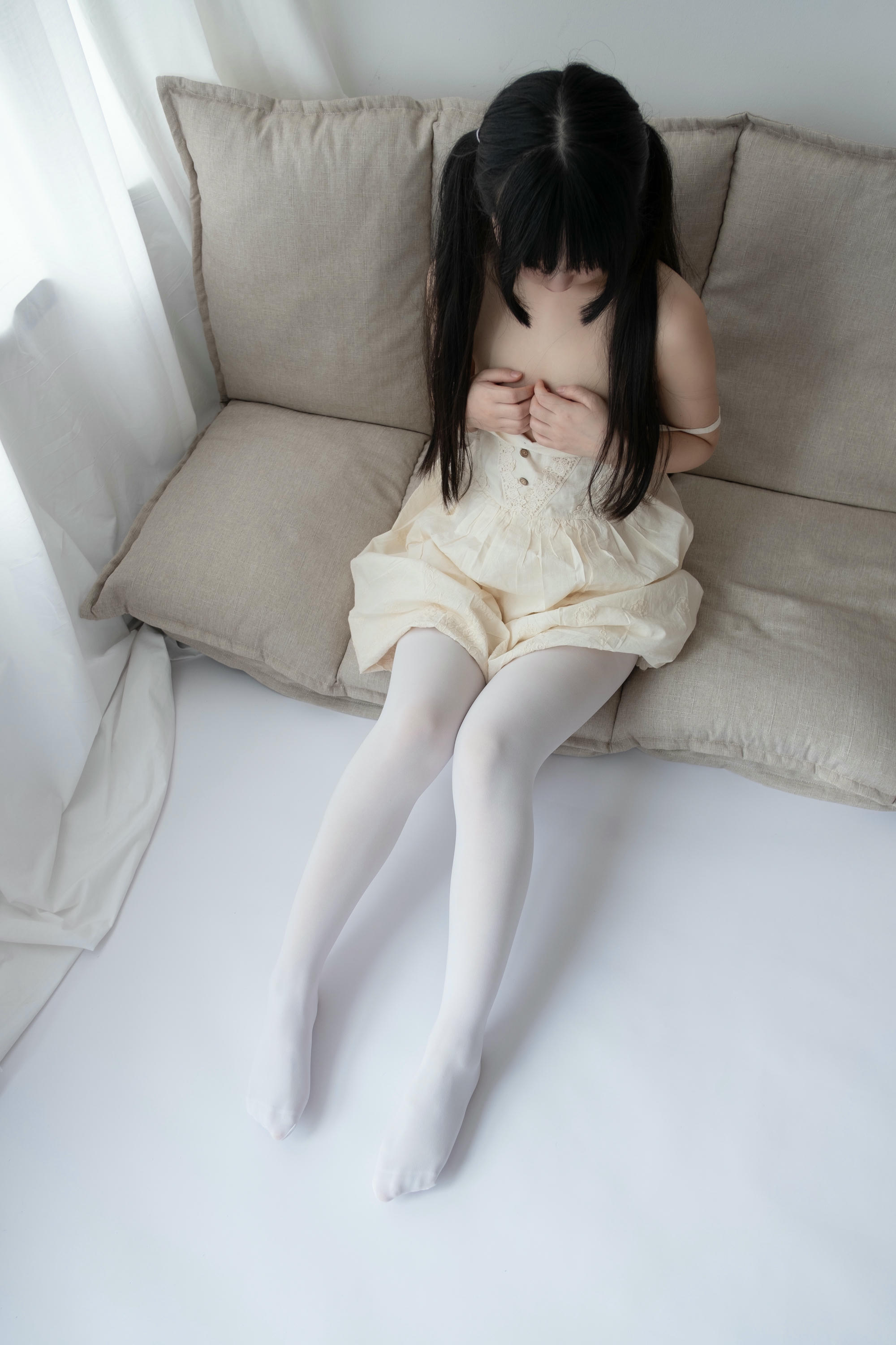 森萝财团-爱花写真 ALPHA-013 白丝女孩玩美足 [90P-838MB]_第1集