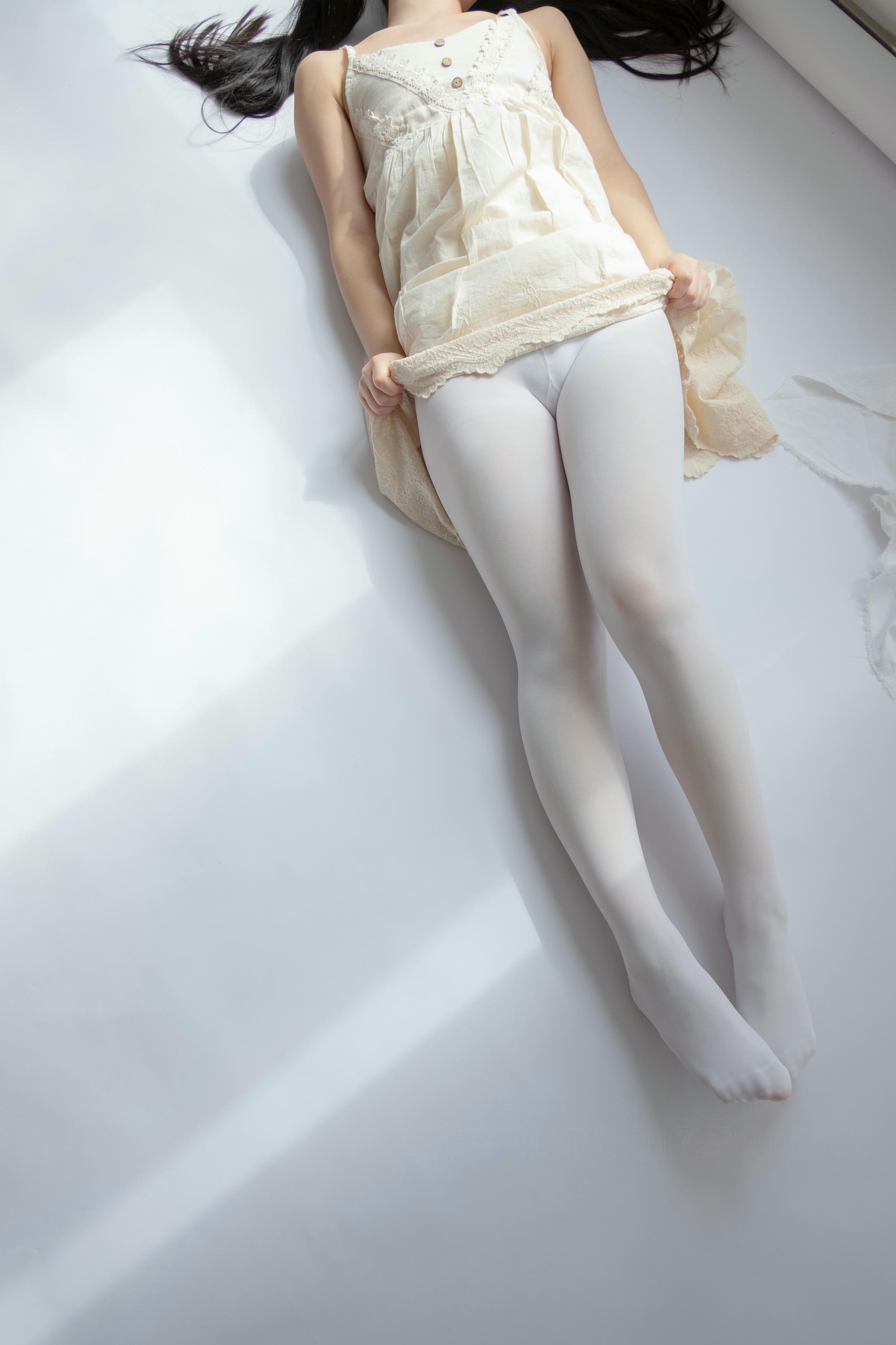 森萝财团-爱花写真 ALPHA-013 白丝女孩玩美足 [90P-838MB]_第2集