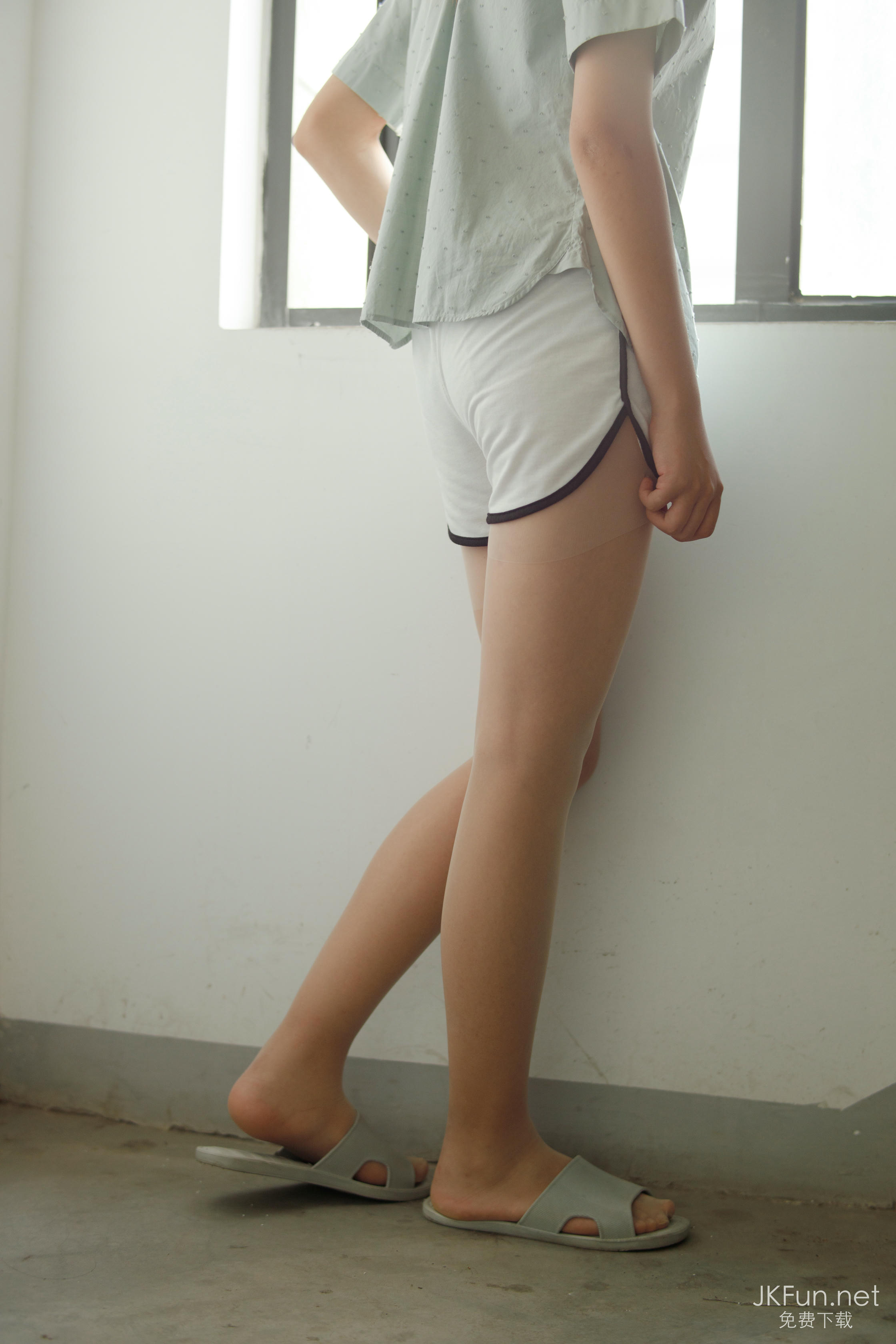 森萝财团 BETA-040 肉丝15D [32P-424MB]_第1集