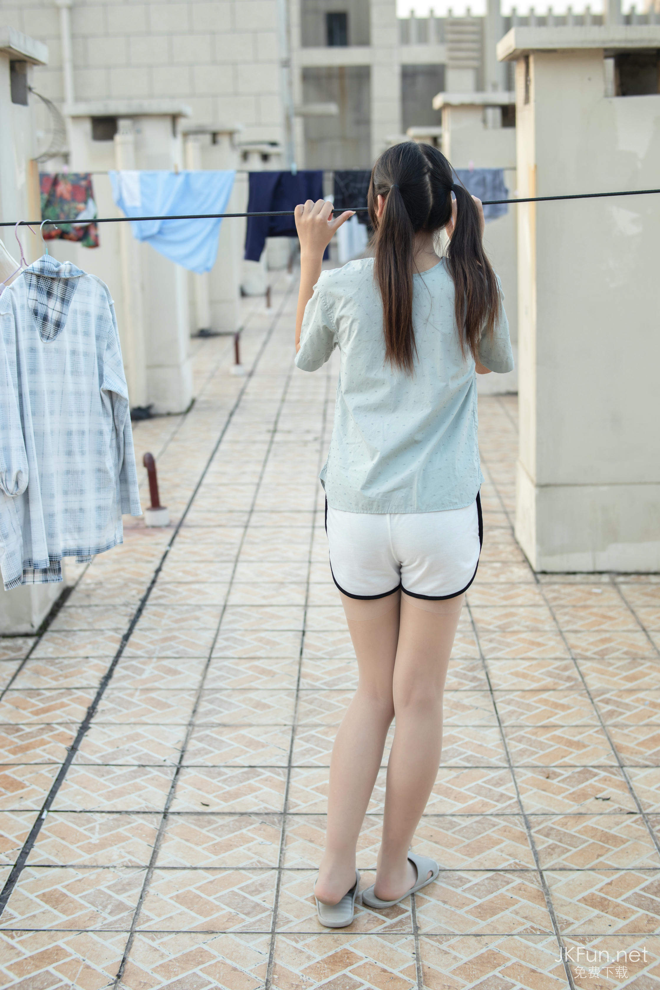 森萝财团 BETA-040 肉丝15D [32P-424MB]_第1集