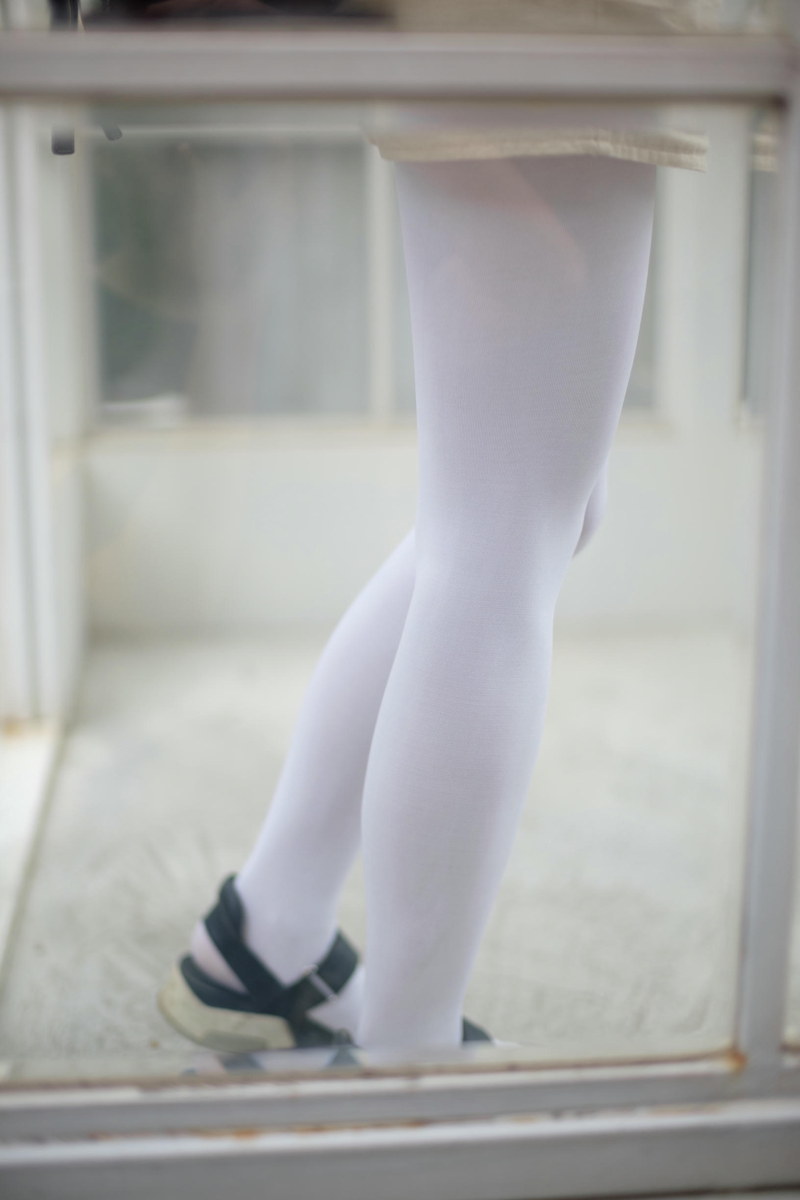 森萝财团 FREE-001 白丝长腿凉鞋室内写真 [59P-294MB]_第1集