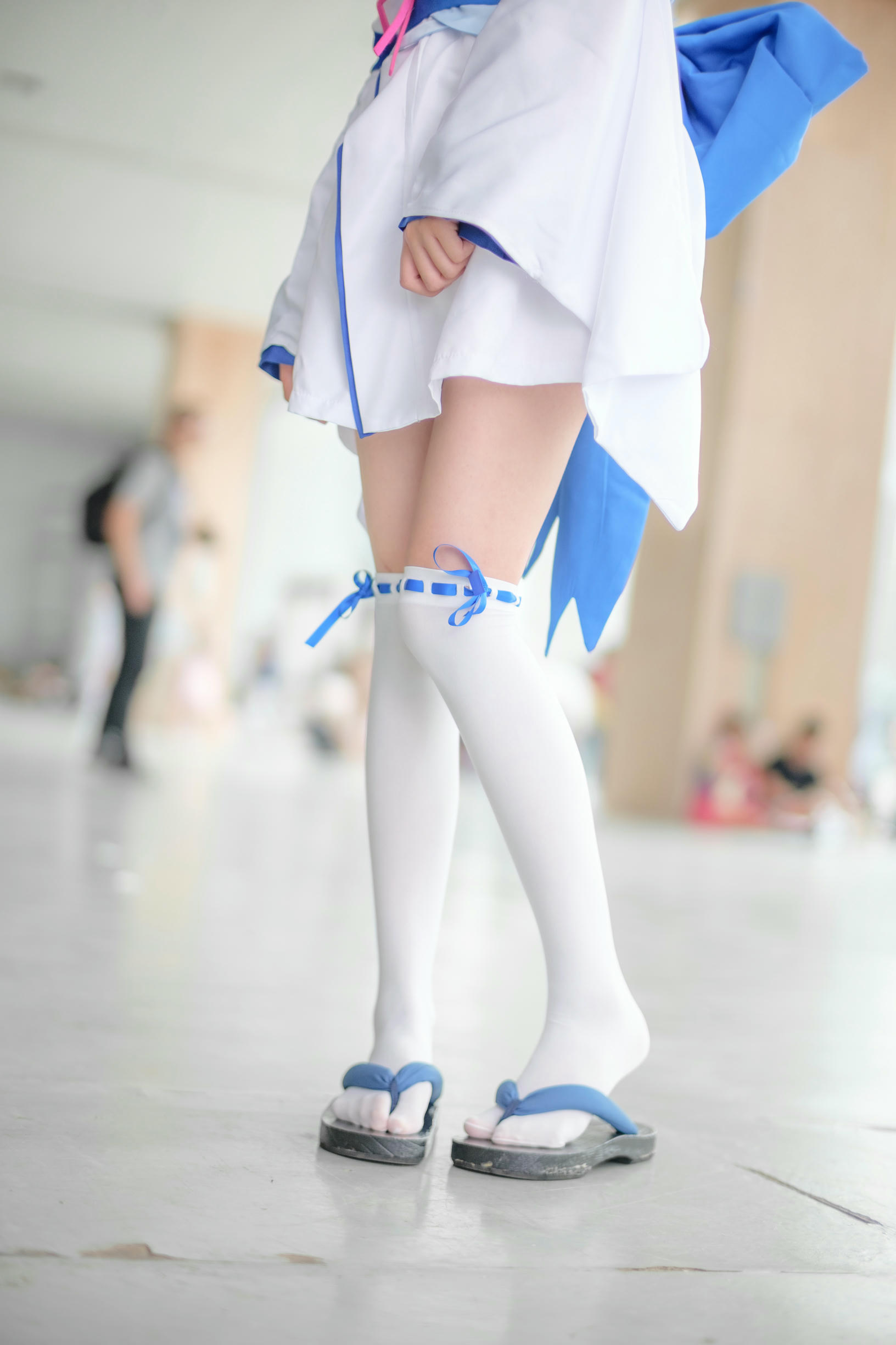 森萝财团 FREE-002 漫展cosplay白丝长腿特写 [15P-79MB]_第1集