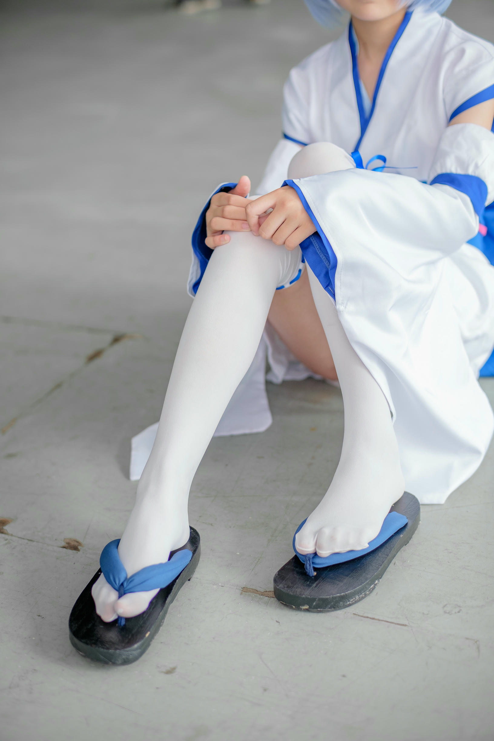 森萝财团 FREE-002 漫展cosplay白丝长腿特写 [15P-79MB]_第1集