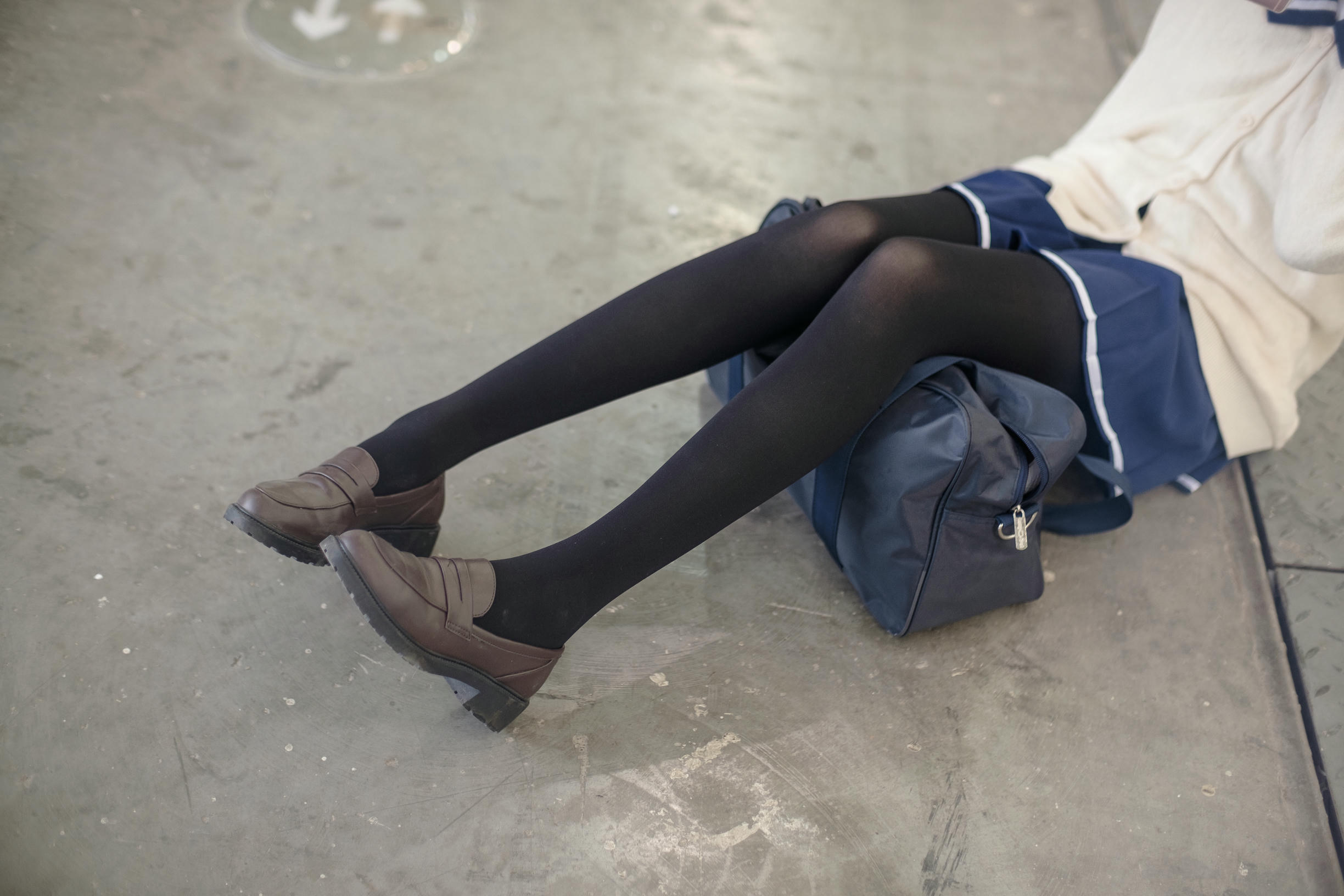 森萝财团 FREE-004 俏皮女孩JK制服 [24P-163MB]_第1集