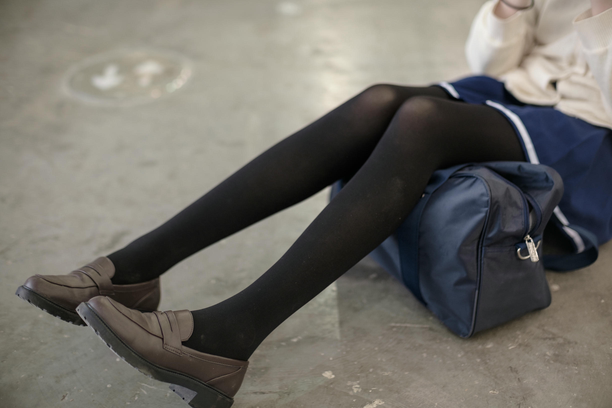 森萝财团 FREE-004 俏皮女孩JK制服 [24P-163MB]_第2集