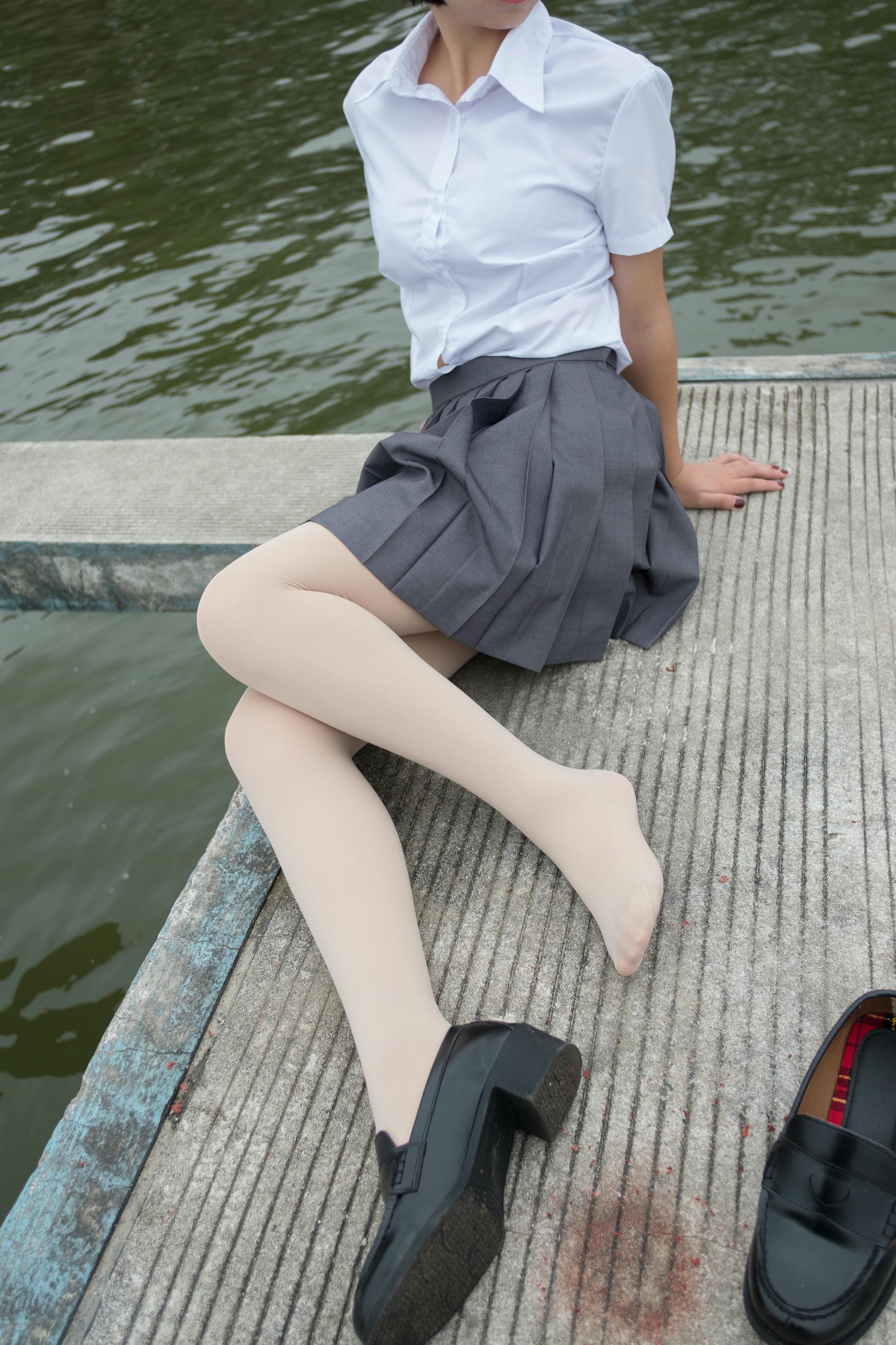 森萝财团 BETA-005 女生的白衬衣 [75P-498MB]_第1集