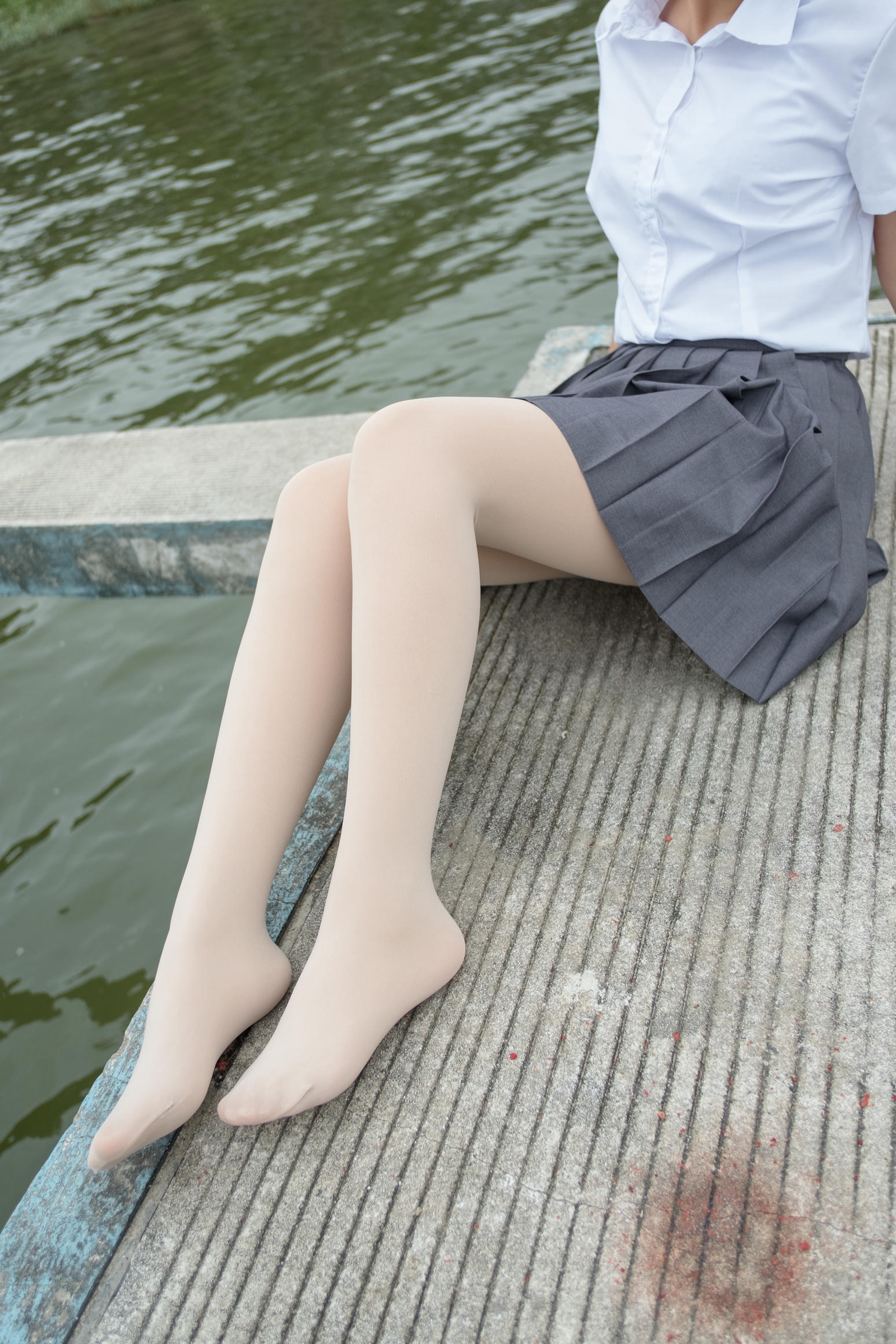 森萝财团 BETA-005 女生的白衬衣 [75P-498MB]_第2集