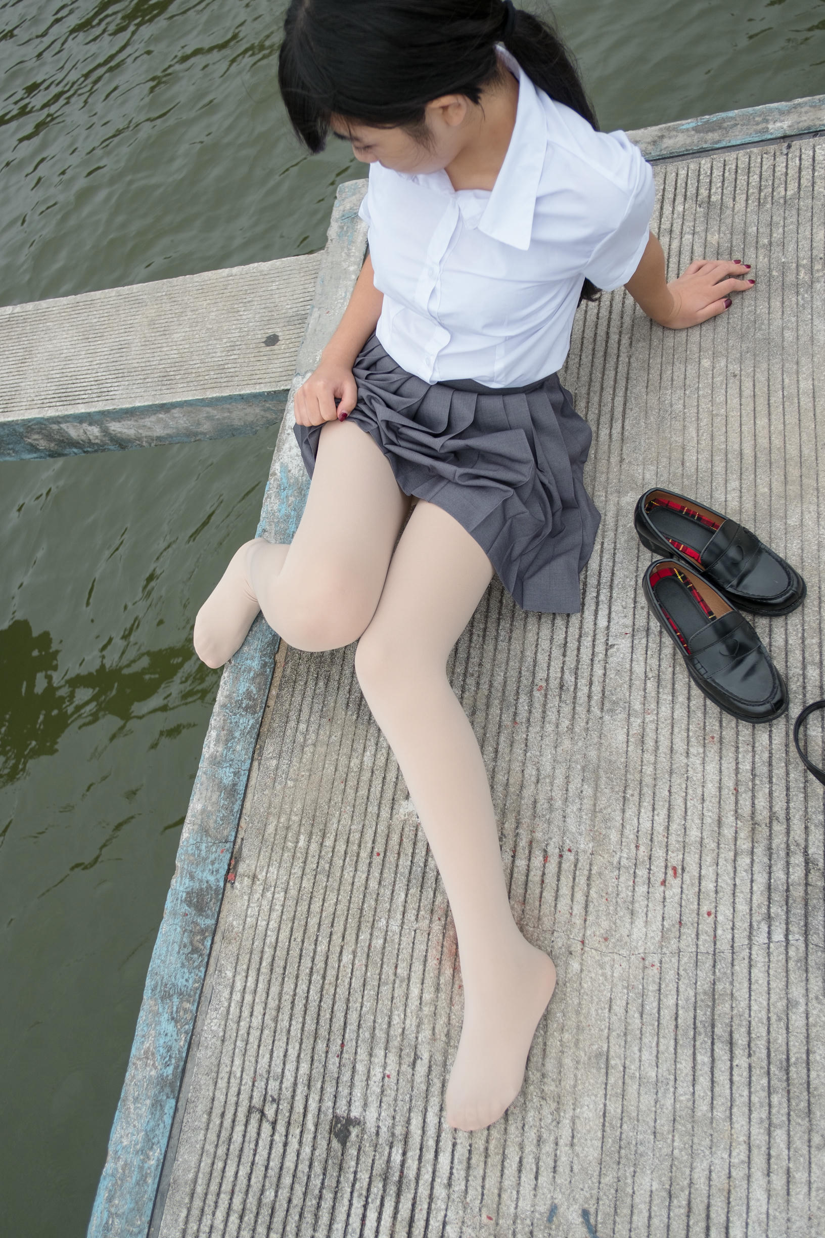 森萝财团 BETA-005 女生的白衬衣 [75P-498MB]_第2集