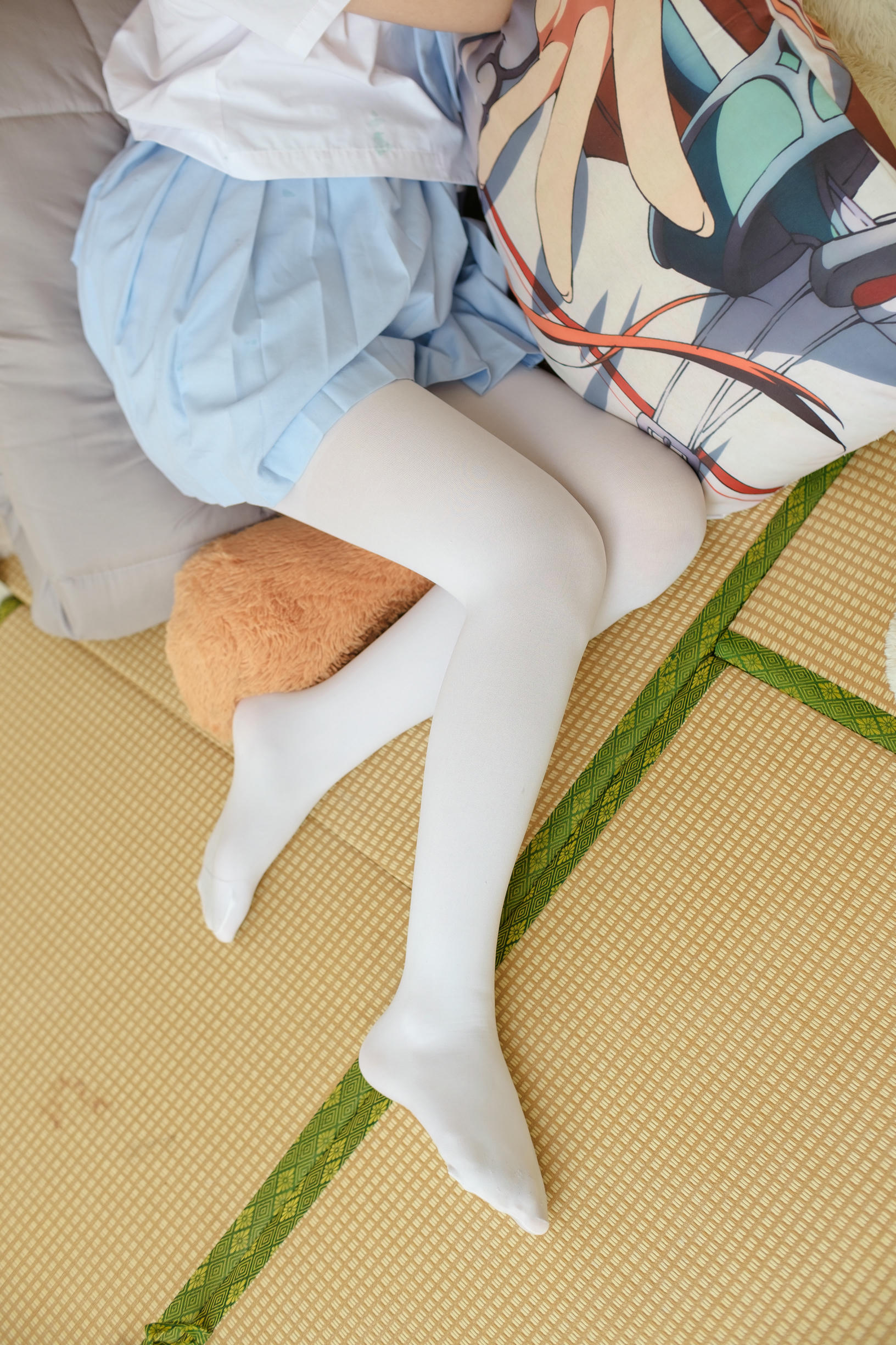 森萝财团 FREE-006 高中女生制服短裙加丝袜美腿玉足 [49P-282MB]_第2集