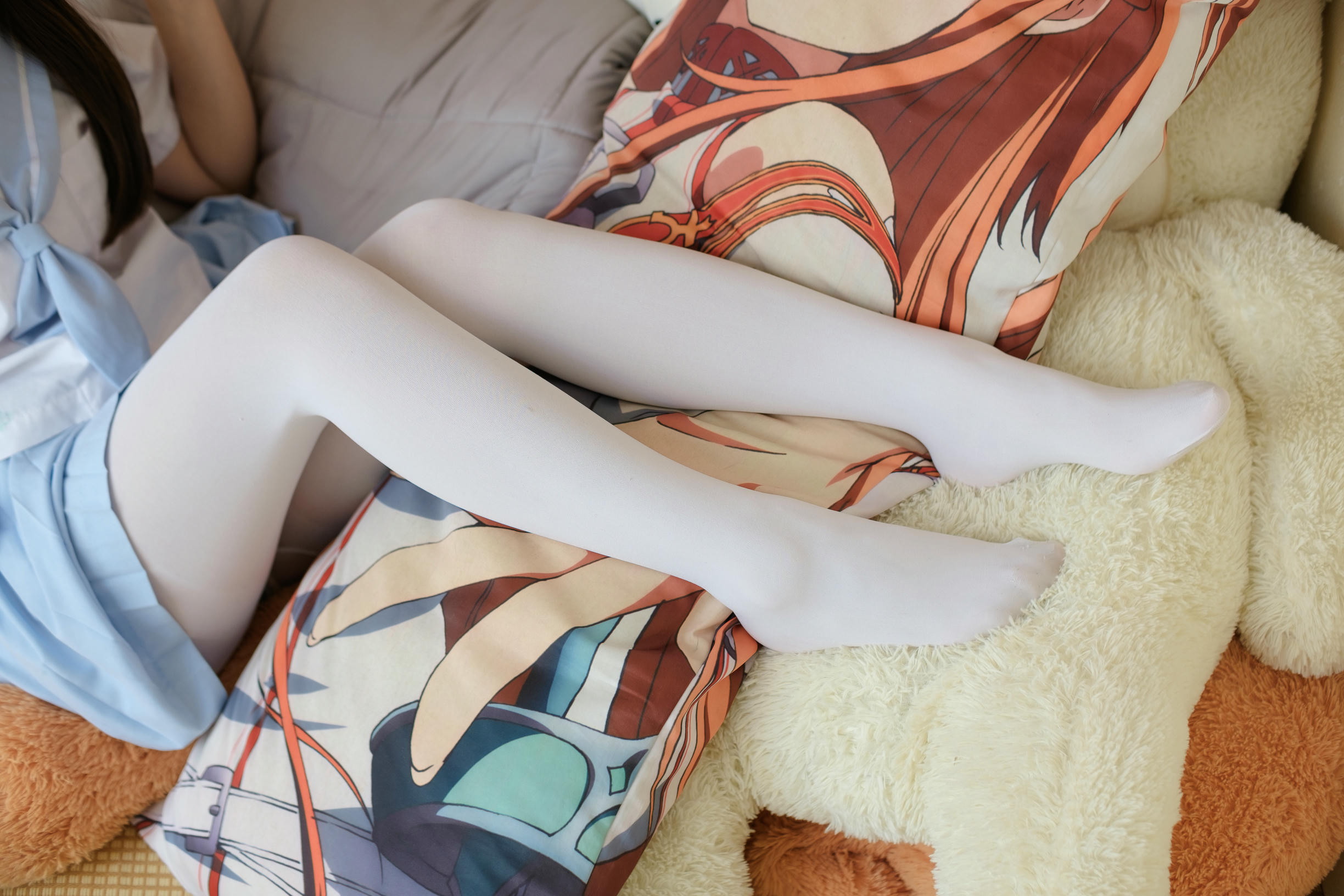 森萝财团 FREE-006 高中女生制服短裙加丝袜美腿玉足 [49P-282MB]_第2集