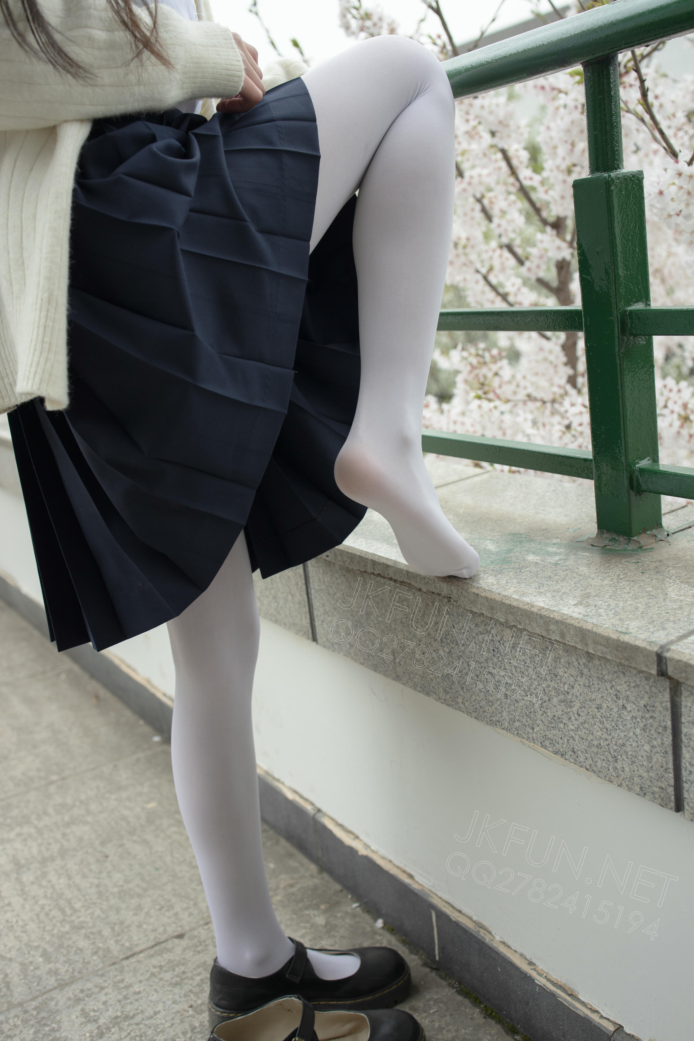 森萝财团 JKFUN-001 甜米 纯纯的白丝学妹 [127P1V-2.61GB]_第6集