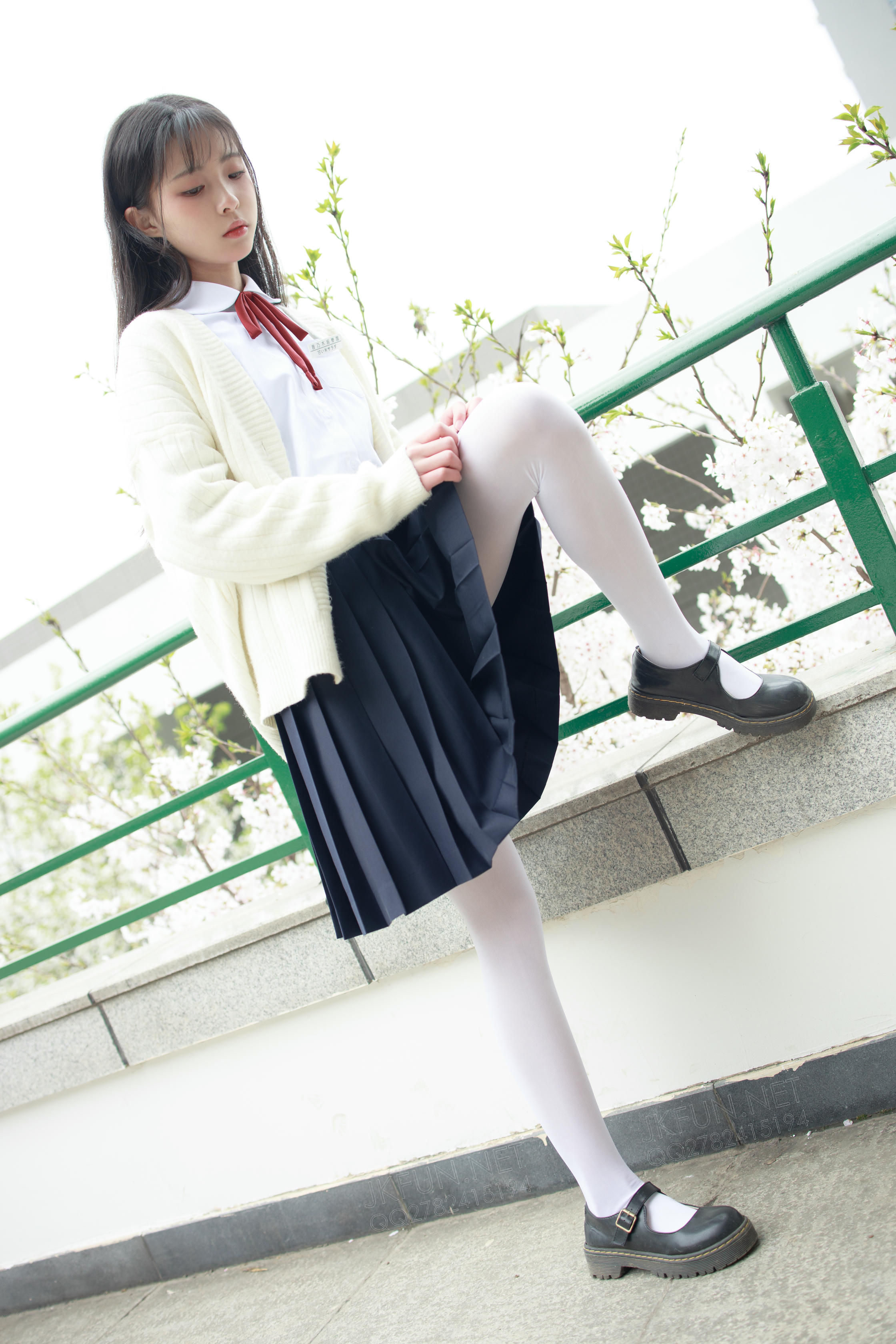 森萝财团 JKFUN-001 甜米 纯纯的白丝学妹 [127P1V-2.61GB]_第6集