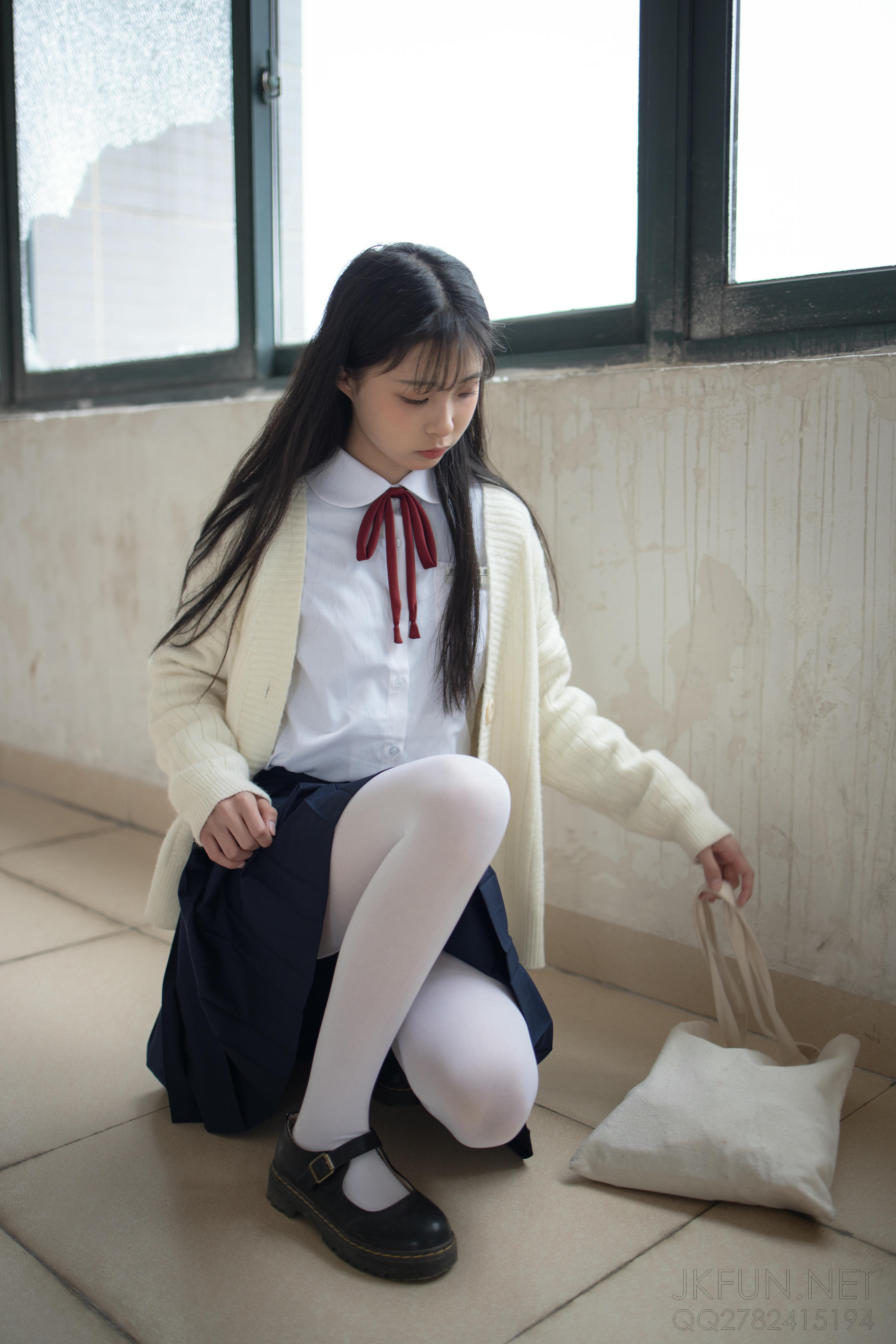 森萝财团 JKFUN-001 甜米 纯纯的白丝学妹 [127P1V-2.61GB]_第1集