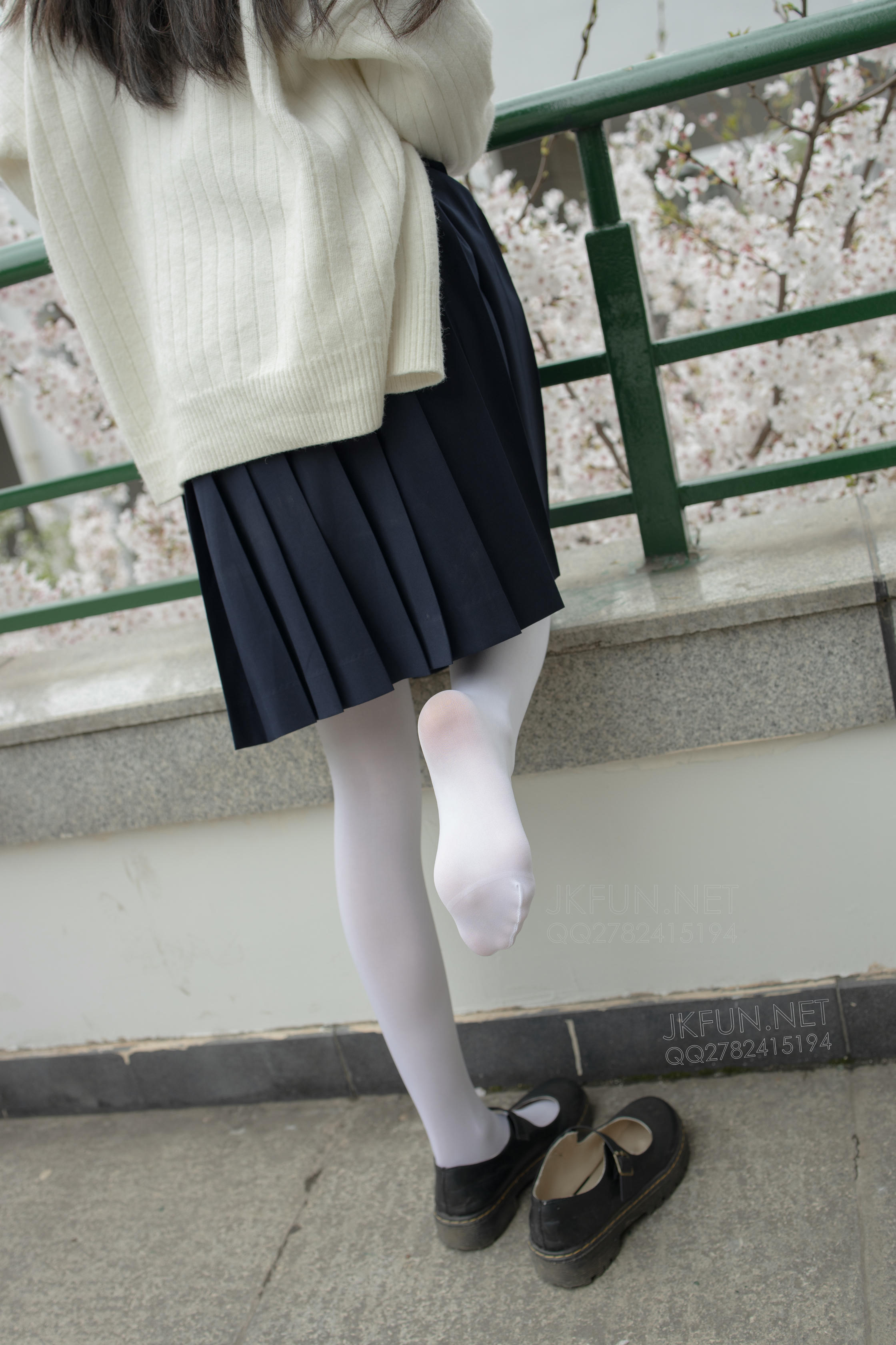 森萝财团 JKFUN-001 甜米 纯纯的白丝学妹 [127P1V-2.61GB]_第7集
