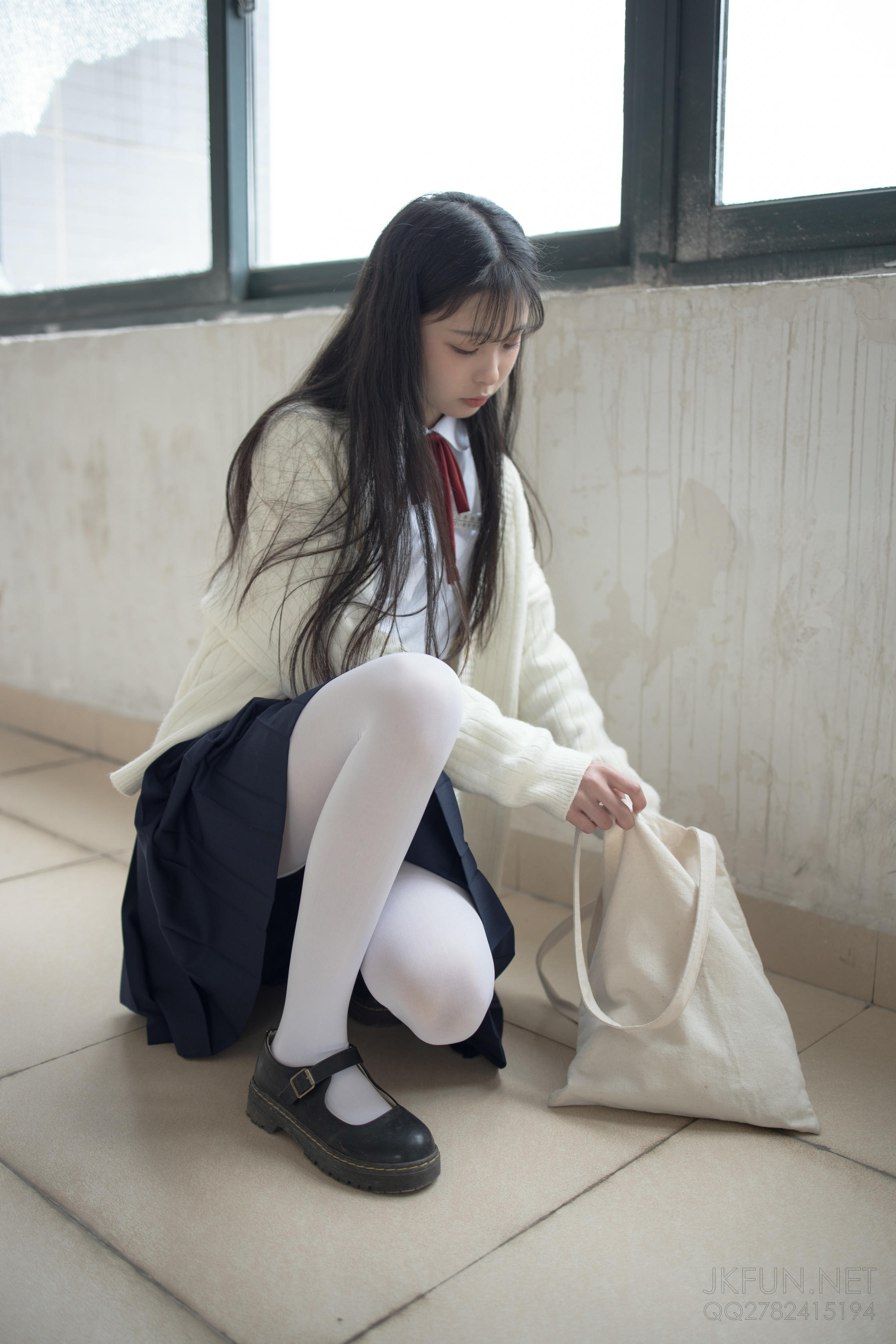 森萝财团 JKFUN-001 甜米 纯纯的白丝学妹 [127P1V-2.61GB]_第1集