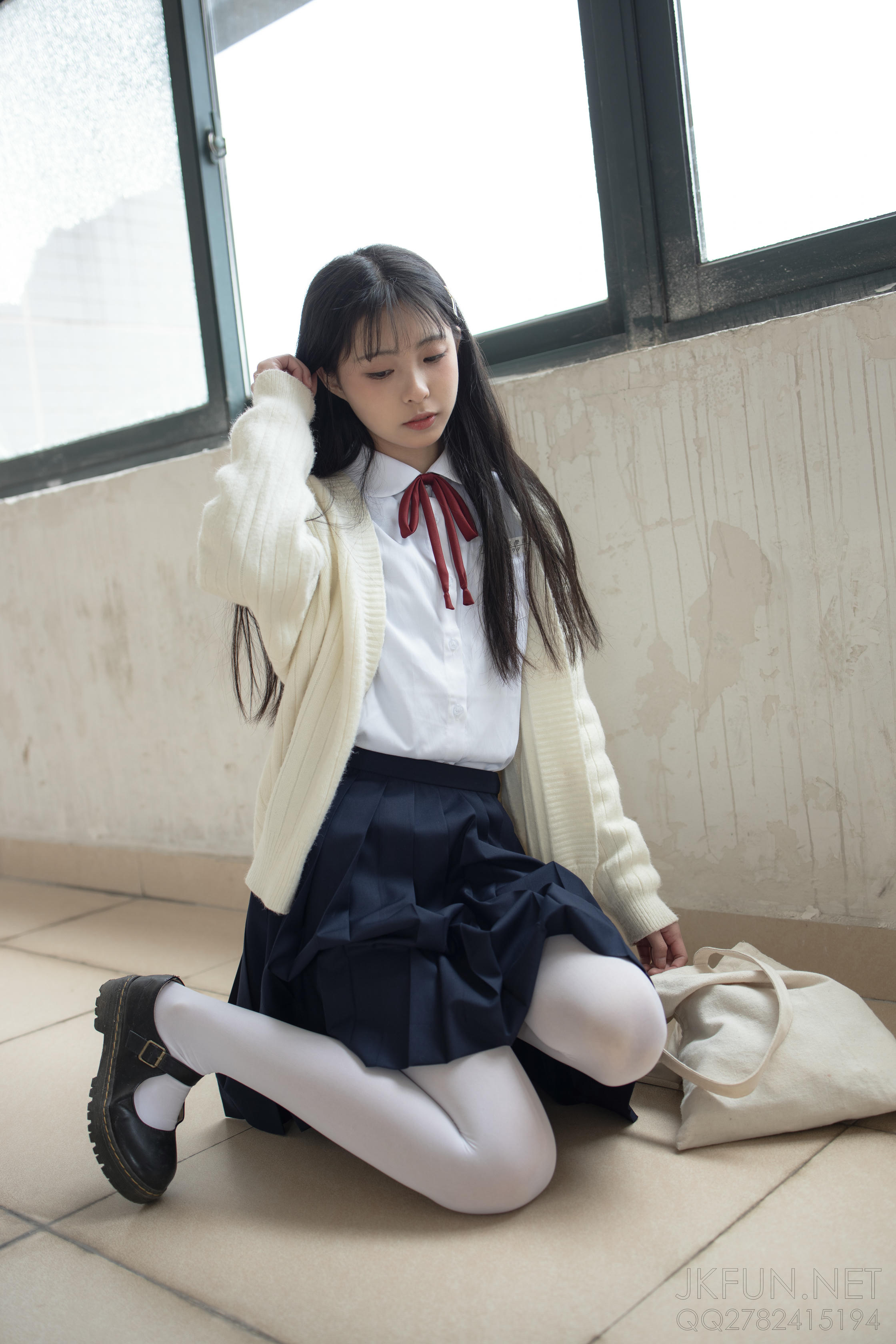 森萝财团 JKFUN-001 甜米 纯纯的白丝学妹 [127P1V-2.61GB]_第1集