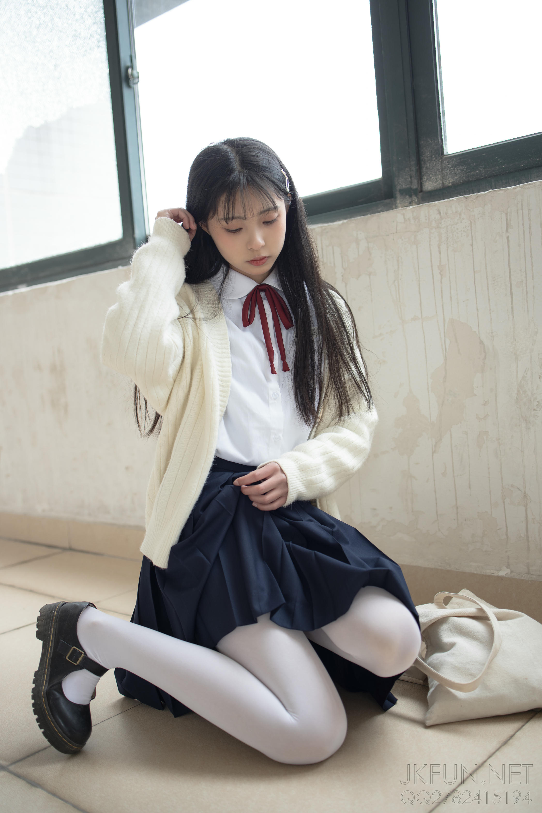 森萝财团 JKFUN-001 甜米 纯纯的白丝学妹 [127P1V-2.61GB]_第1集
