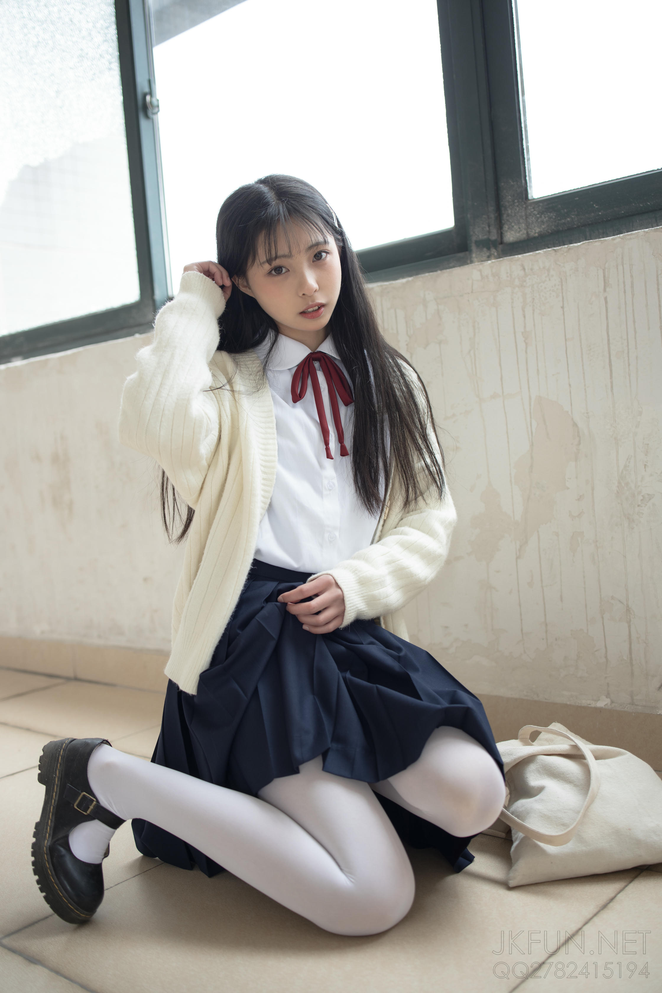 森萝财团 JKFUN-001 甜米 纯纯的白丝学妹 [127P1V-2.61GB]_第1集