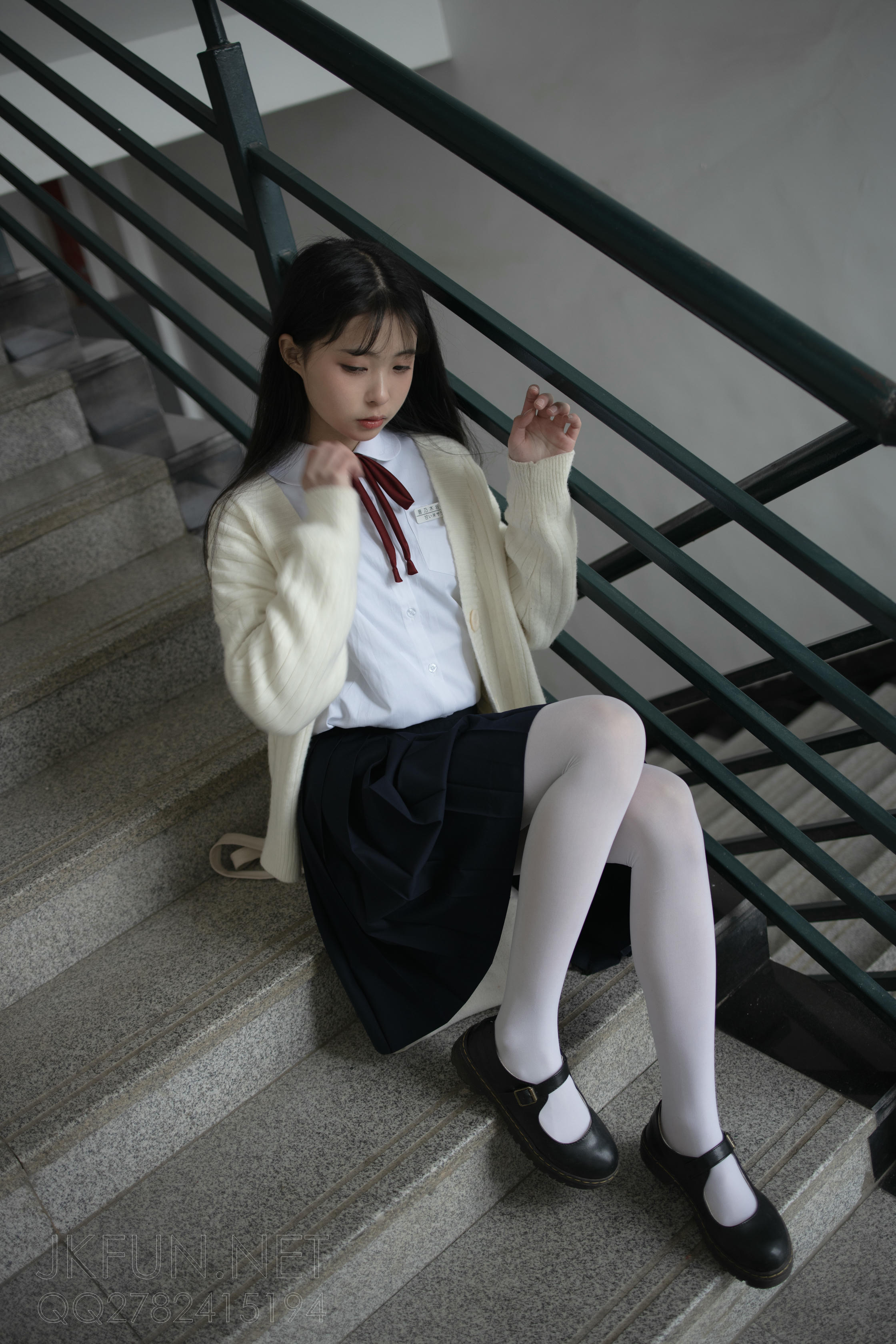 森萝财团 JKFUN-001 甜米 纯纯的白丝学妹 [127P1V-2.61GB]_第2集