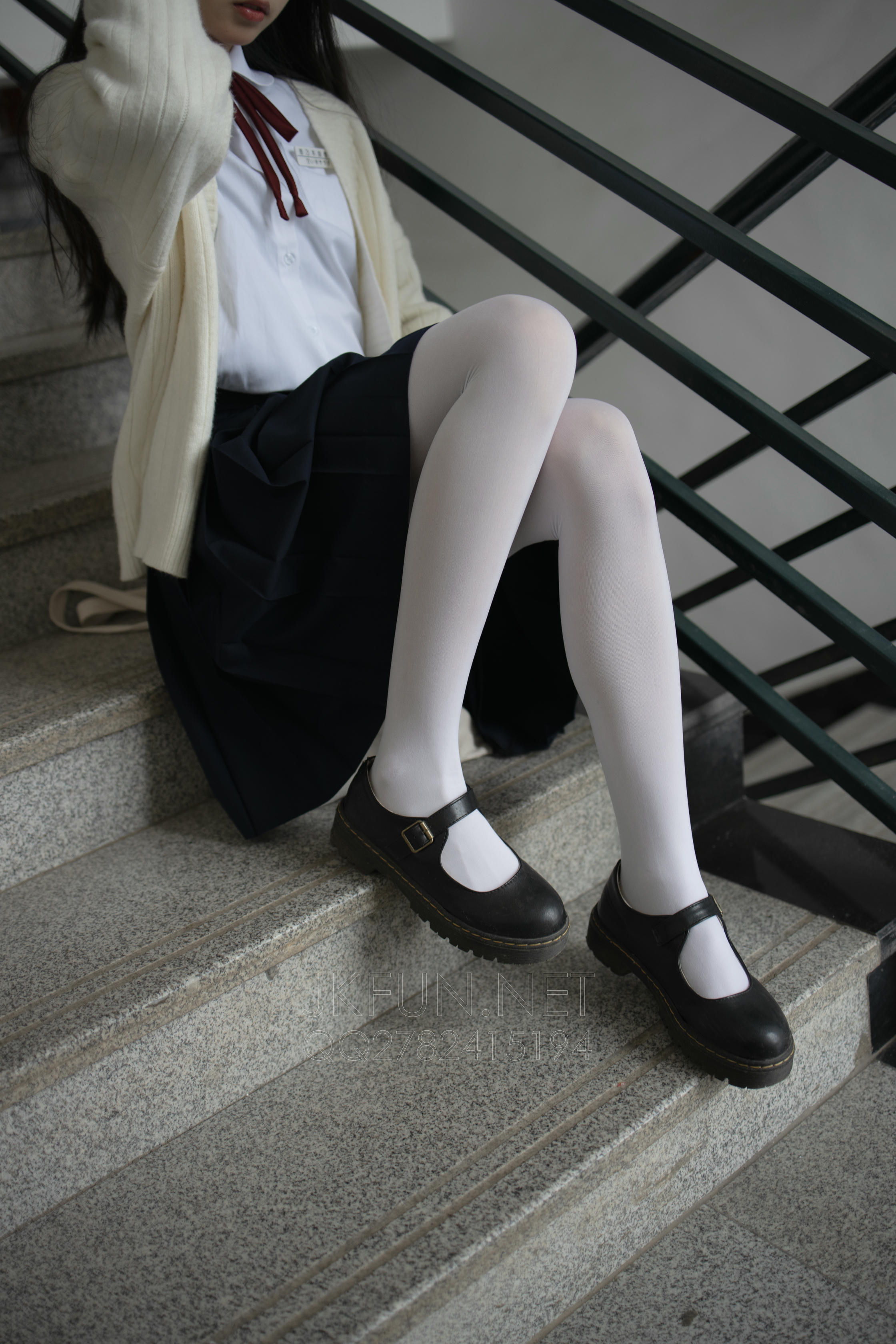森萝财团 JKFUN-001 甜米 纯纯的白丝学妹 [127P1V-2.61GB]_第2集