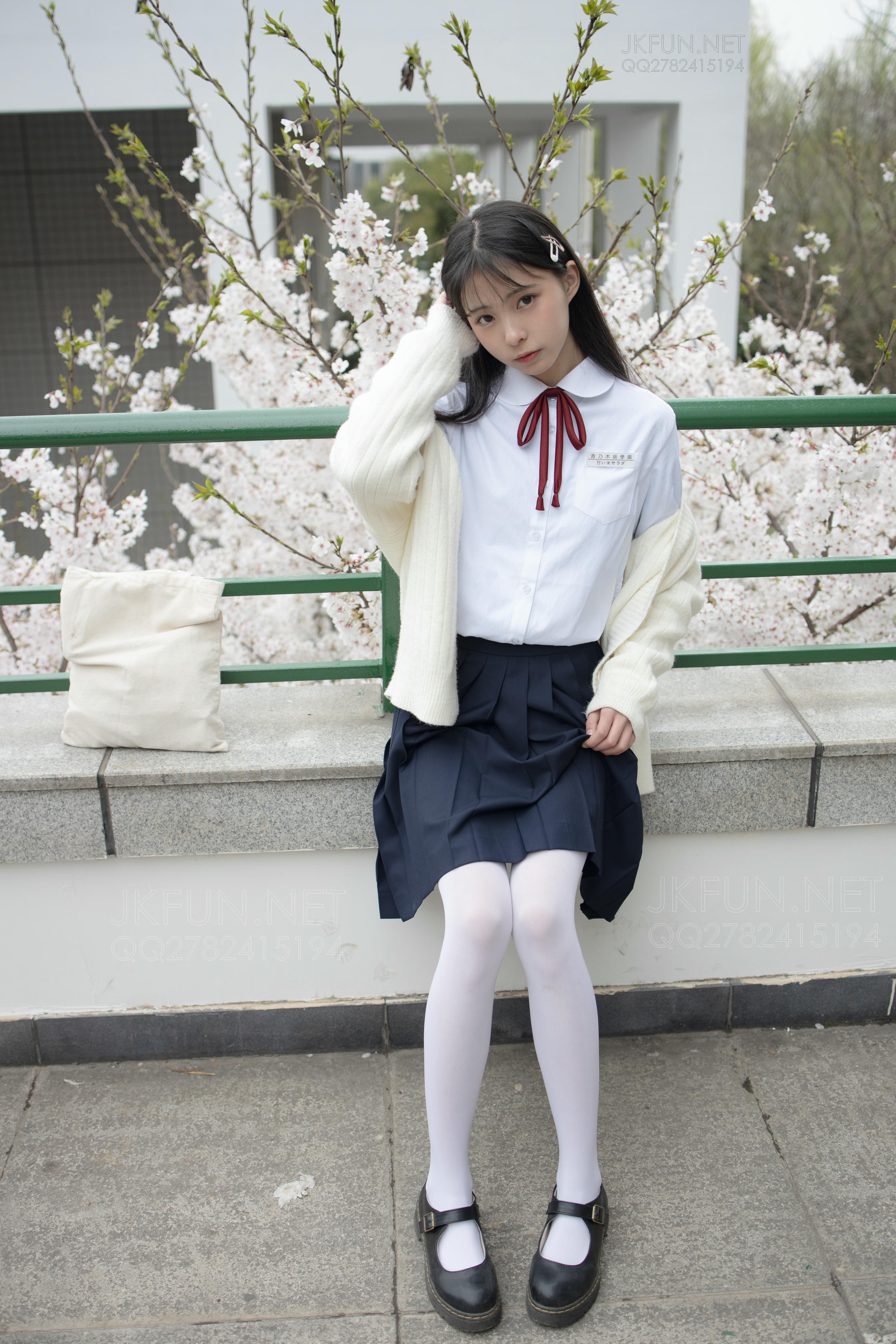 森萝财团 JKFUN-001 甜米 纯纯的白丝学妹 [127P1V-2.61GB]_第3集